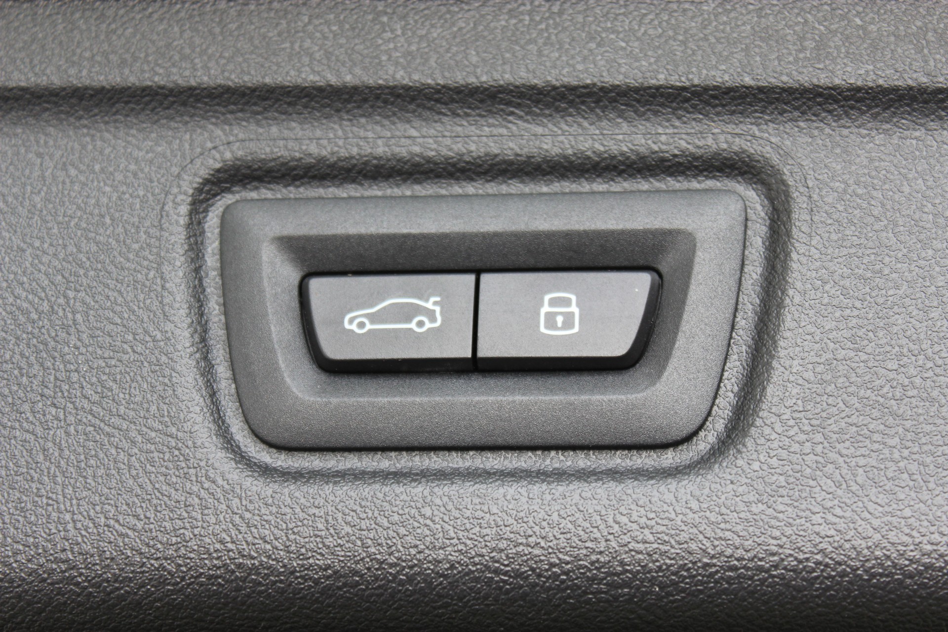 BMW M3 Competition M xDrive Touring Individual *SAO PAULO GELB*-image-9