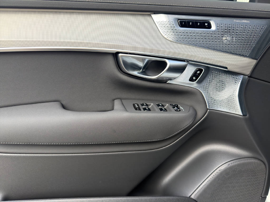 VOLVO XC90 2.0 T8 TE XCLUSIVE Edition Dark eAWD-image-6