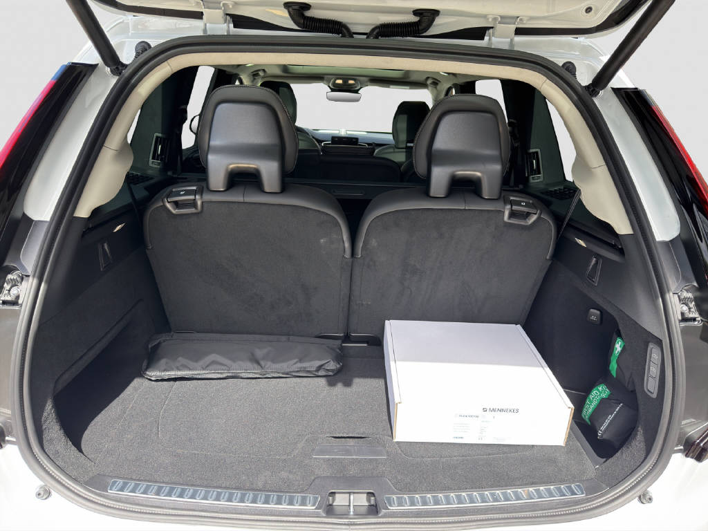 VOLVO XC90 2.0 T8 TE XCLUSIVE Edition Dark eAWD-image-13