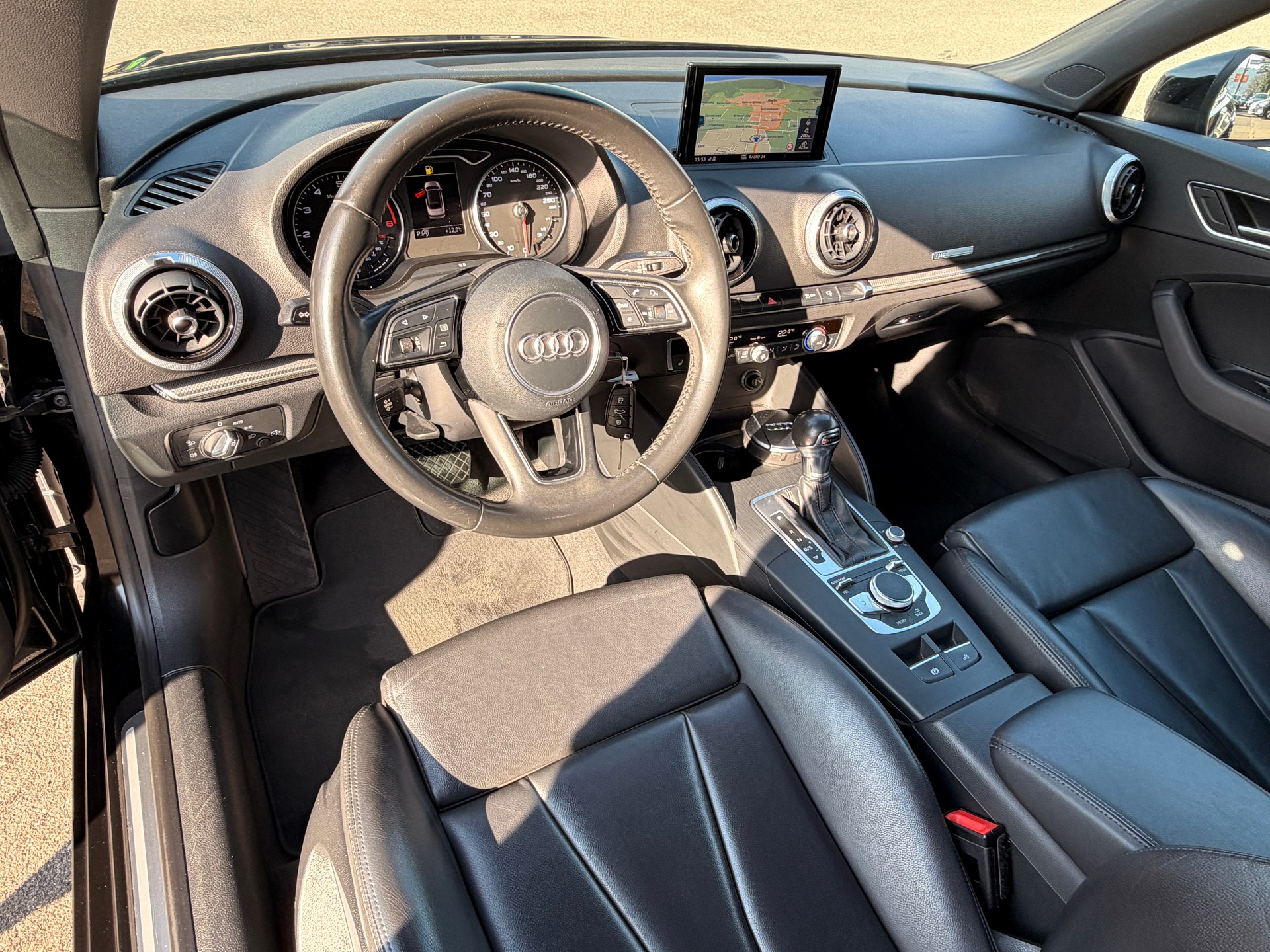 AUDI A3 Cabriolet 1.4 TFSI Sport S-tronic-image-8