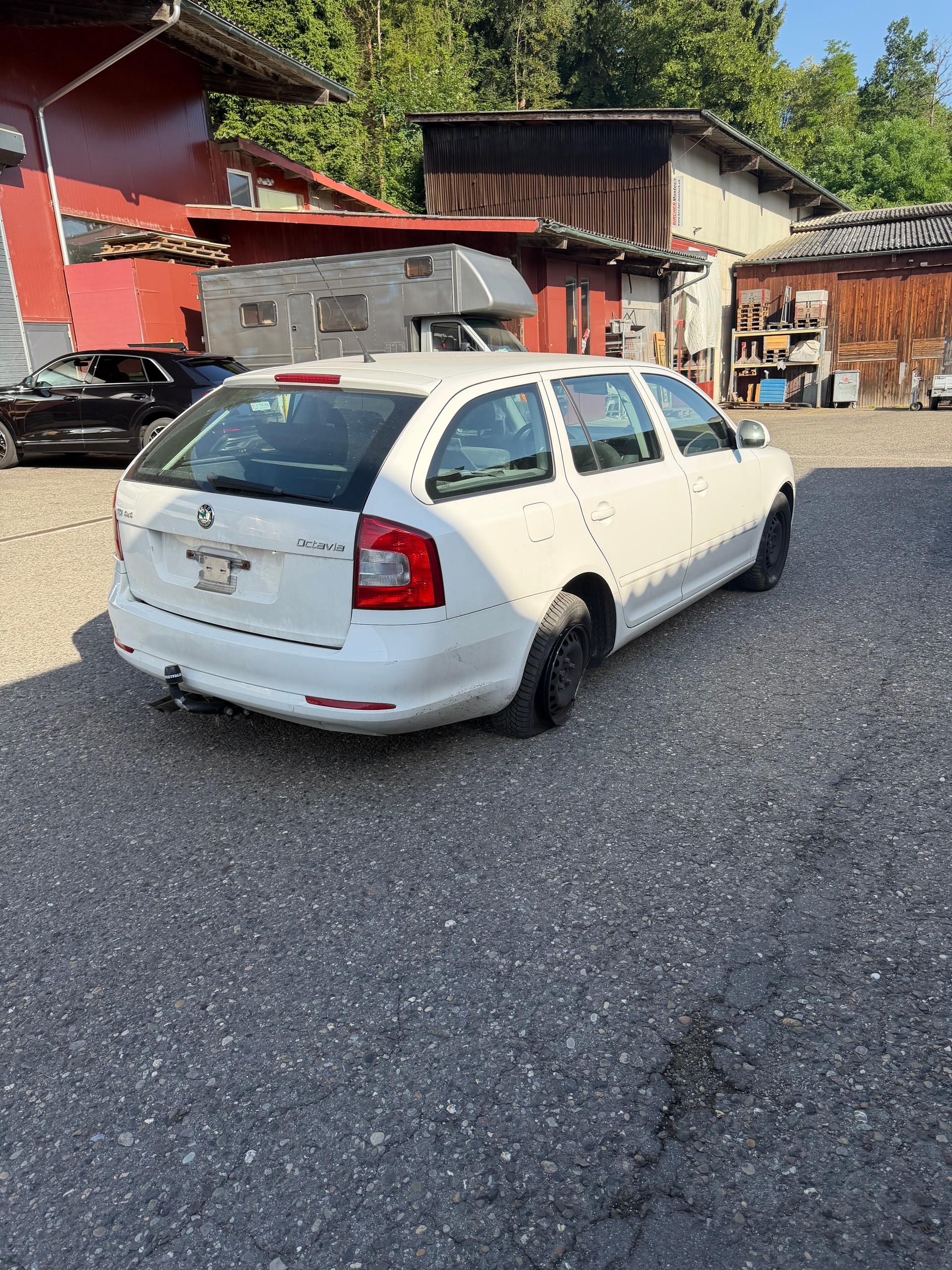 SKODA Octavia Combi 1.6 TDI Elegance 4x4-image-2