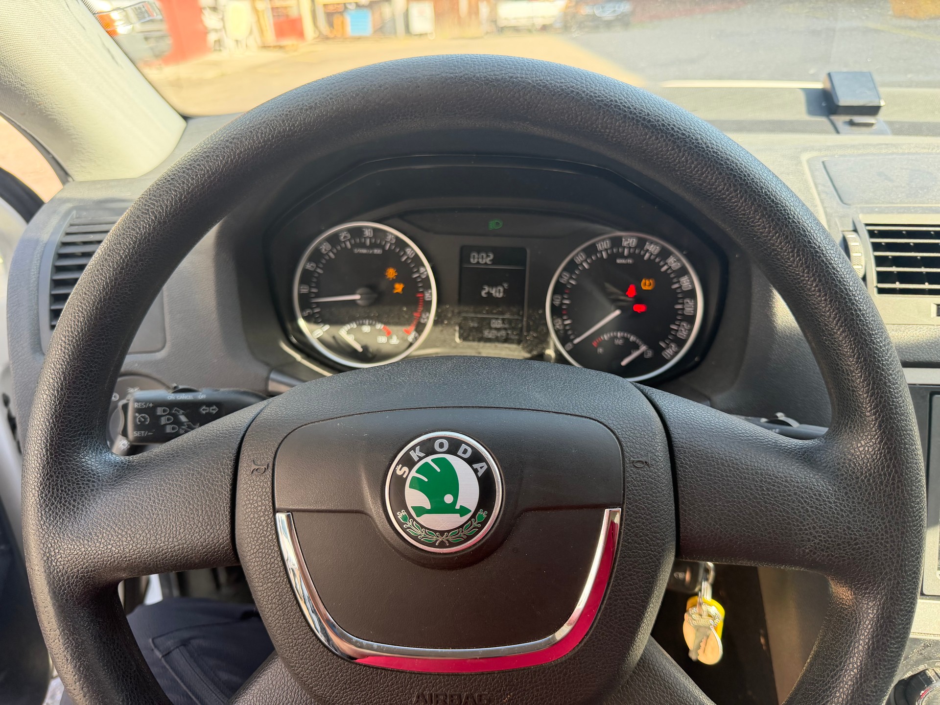 SKODA Octavia Combi 1.6 TDI Elegance 4x4-image-6