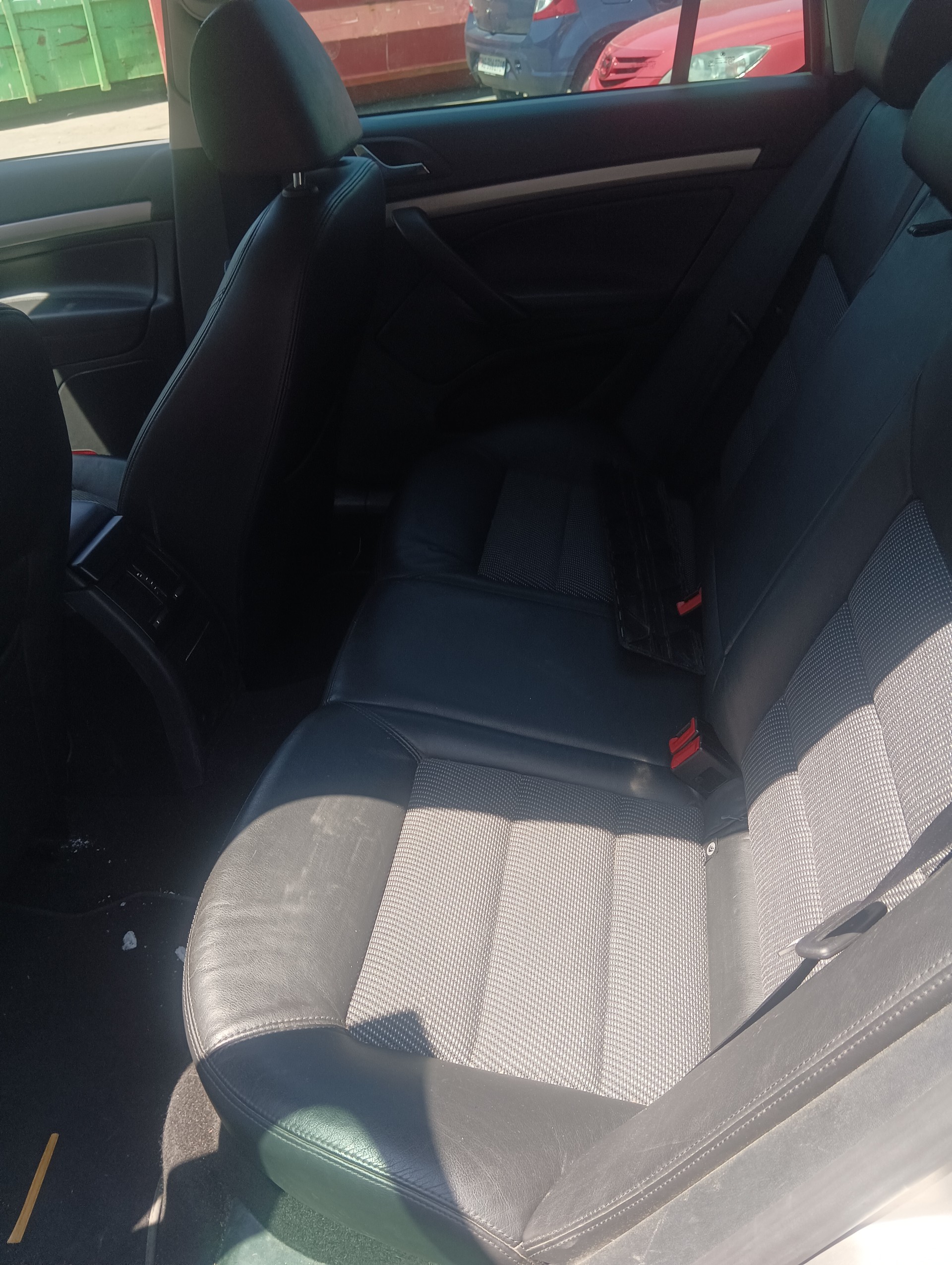 SKODA Octavia Combi 2.0 TDI Swiss Adventure 4x4 DSG-image-5