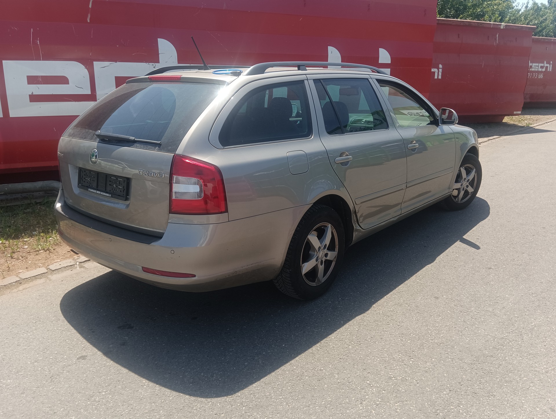 SKODA Octavia Combi 2.0 TDI Swiss Adventure 4x4 DSG-image-2