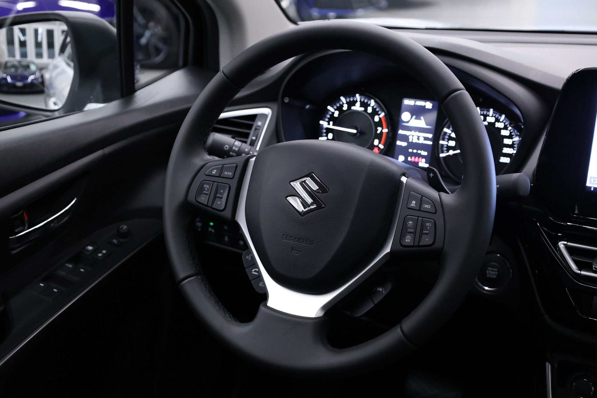 SUZUKI S-Cross 1.4 T Compact Top Hybrid 4x4-image-16