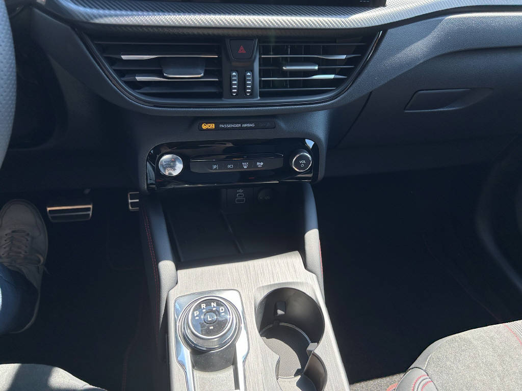 FORD Kuga 2.5 Hybrid ST-Line X 4x4 **Black Edition**-image-11