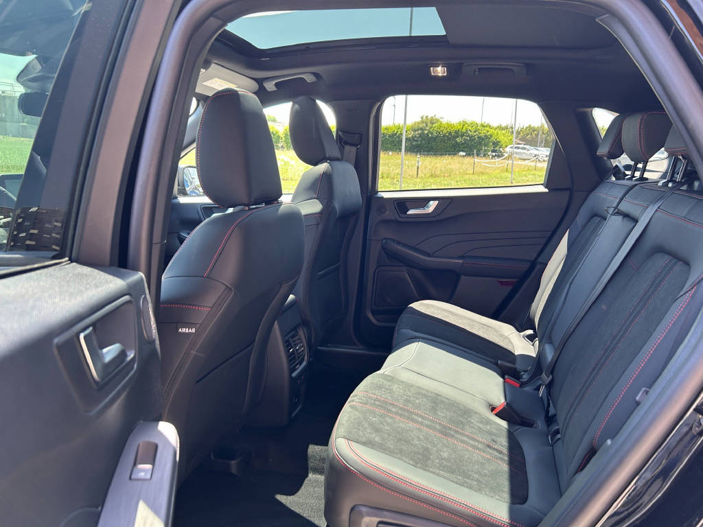 FORD Kuga 2.5 Hybrid ST-Line X 4x4 **Black Edition**-image-16