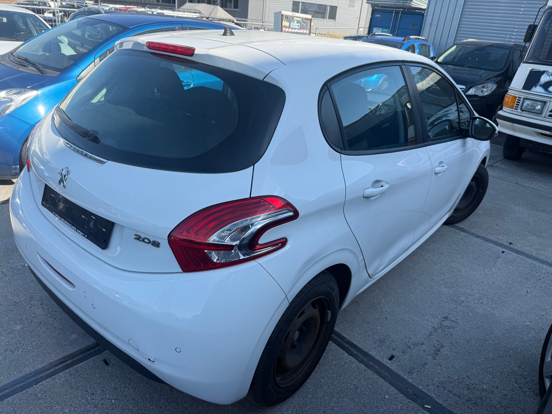 PEUGEOT 208 1.2 VTI Active-image-3