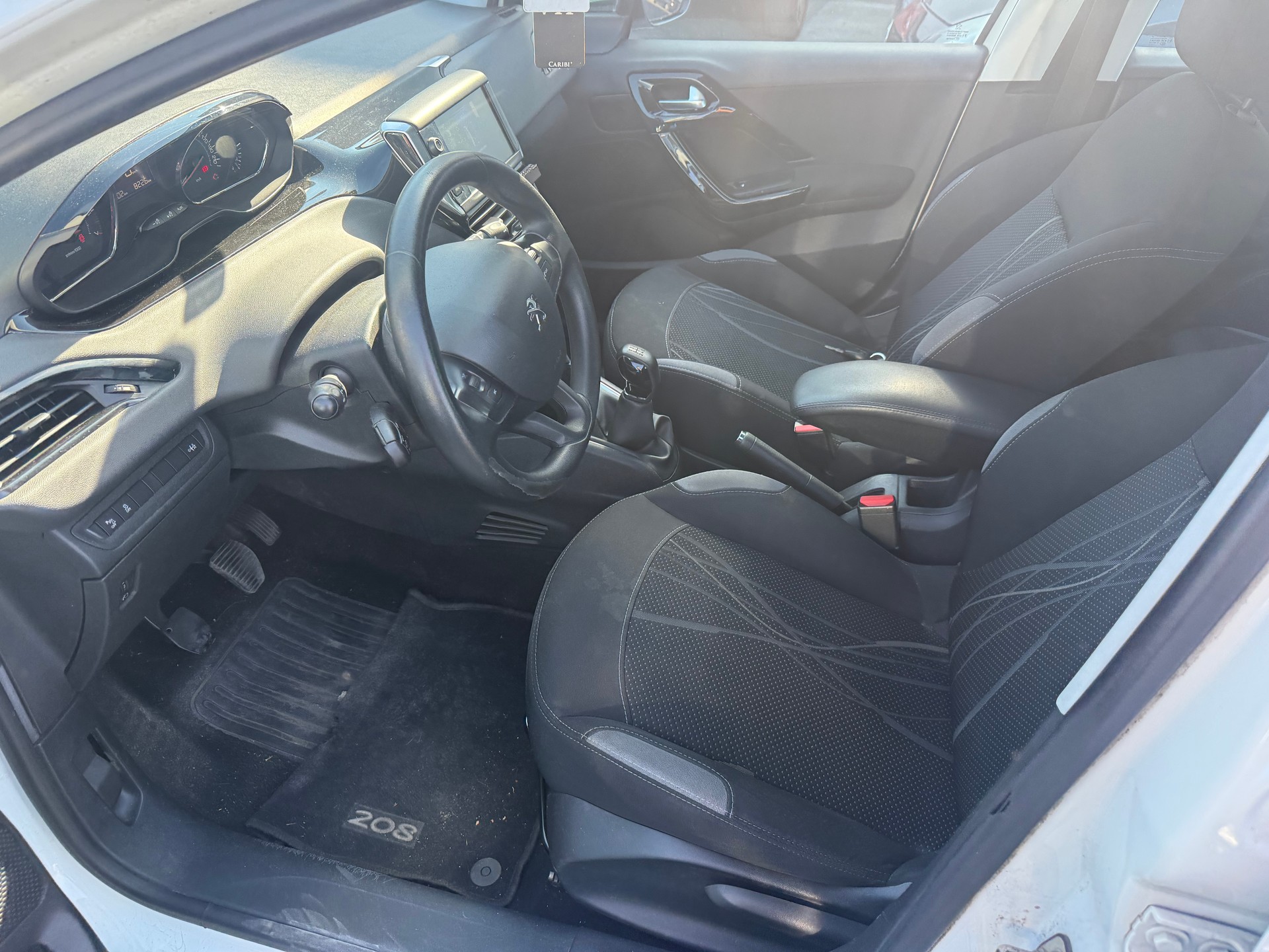 PEUGEOT 208 1.2 VTI Active-image-4