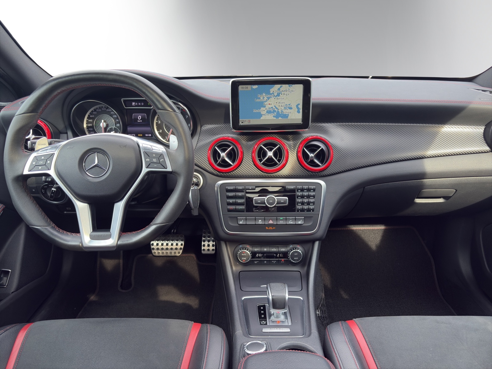MERCEDES-BENZ GLA 45 AMG 4Matic 7G-DCT-image-10