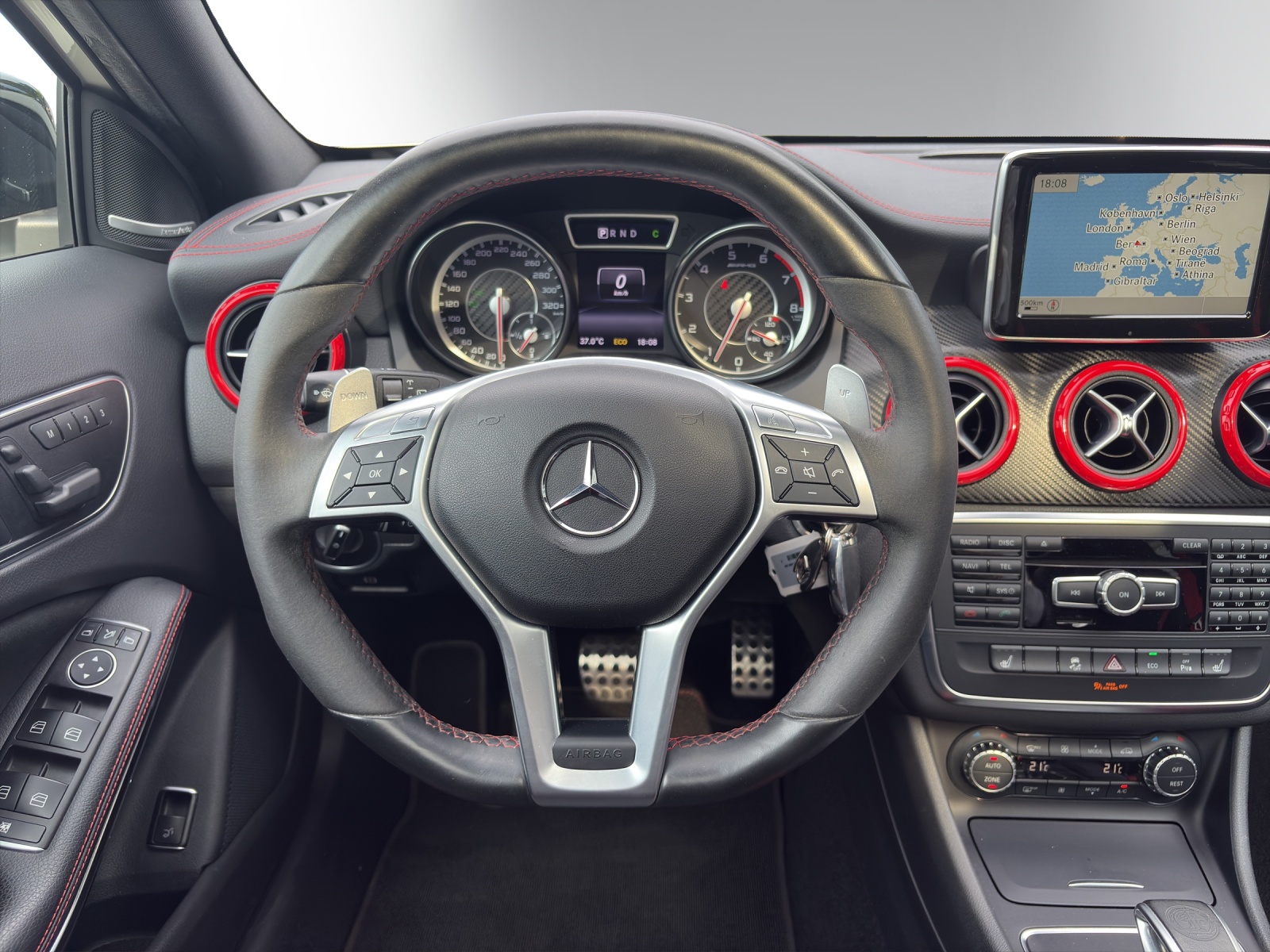 MERCEDES-BENZ GLA 45 AMG 4Matic 7G-DCT-image-11