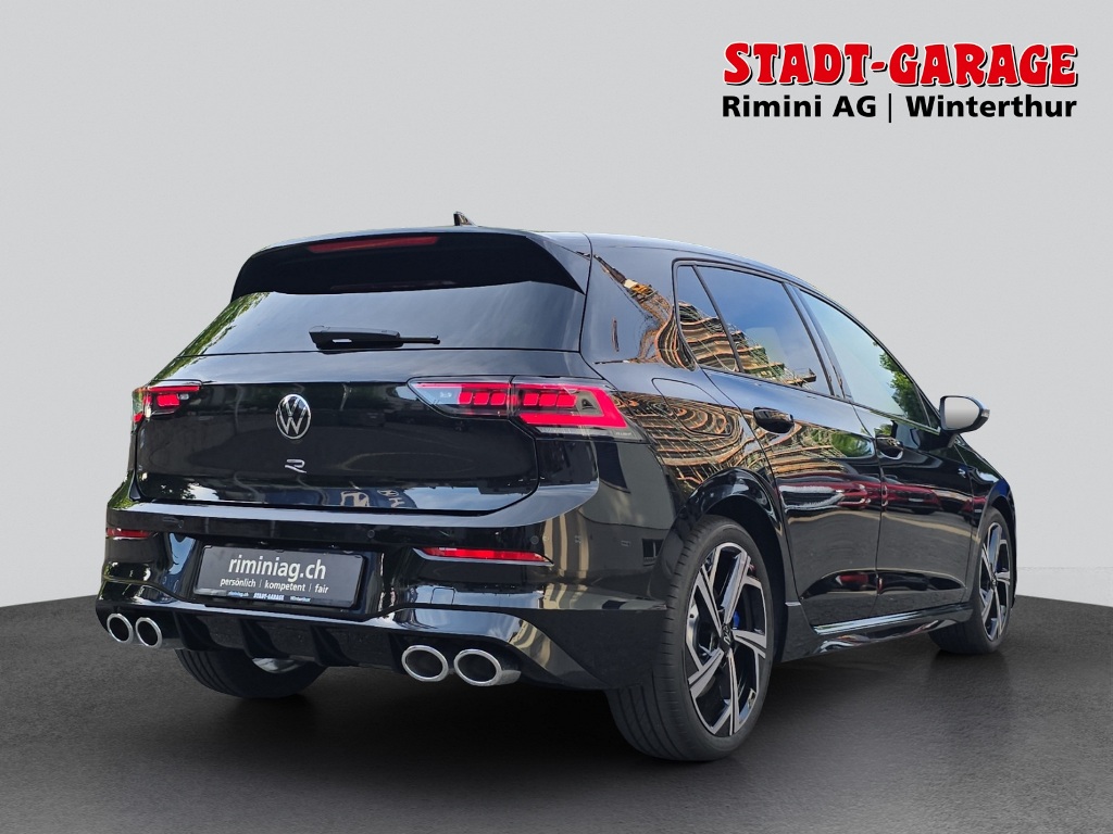 VW Golf VIII 2.0 TSI R DSG 4motion-image-2