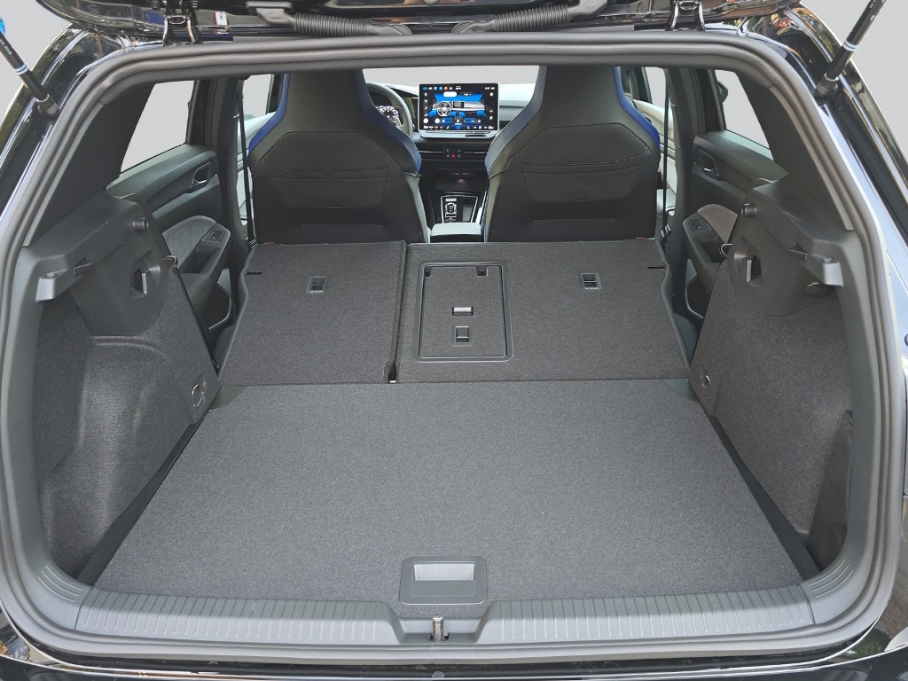 VW Golf VIII 2.0 TSI R DSG 4motion-image-25