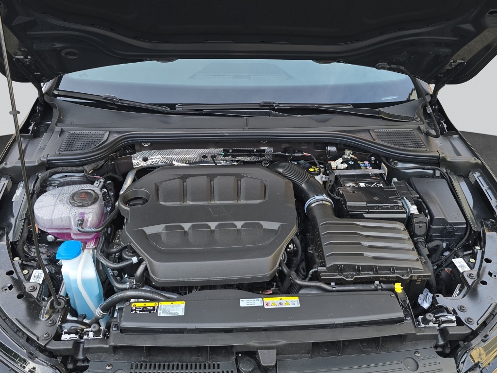 VW Golf VIII 2.0 TSI R DSG 4motion-image-24