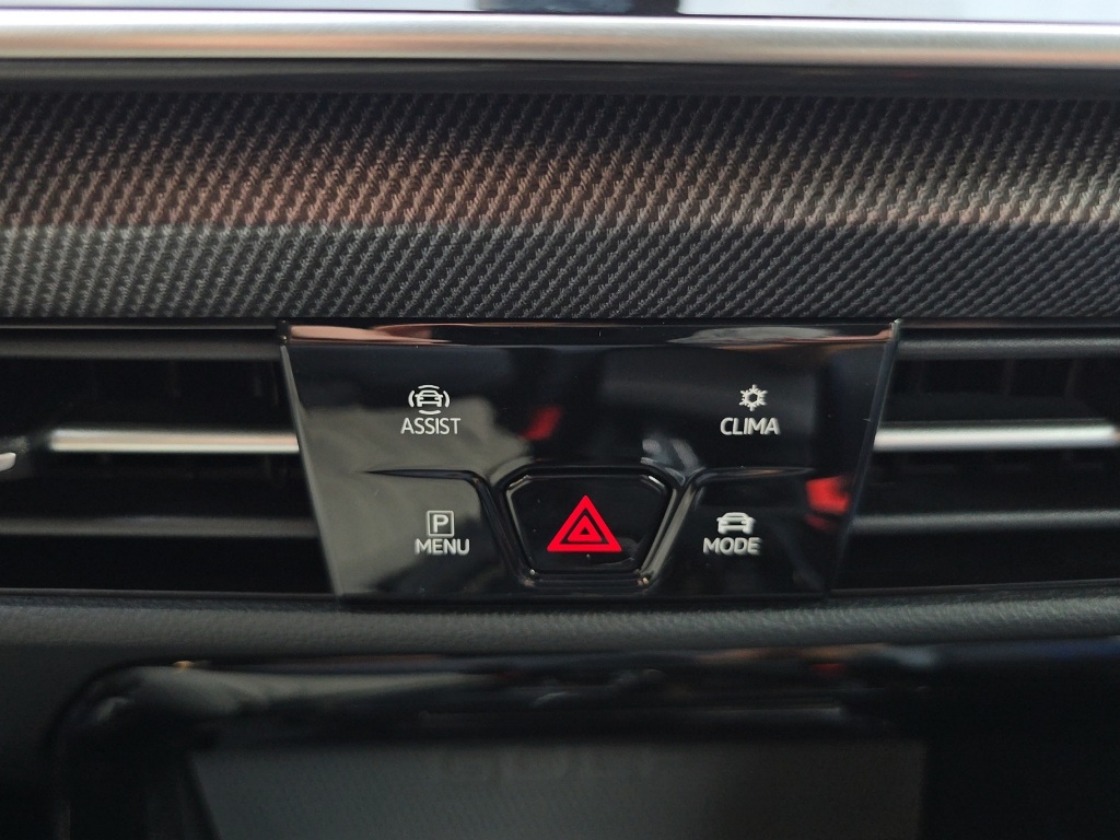 VW Golf VIII 2.0 TSI R DSG 4motion-image-29