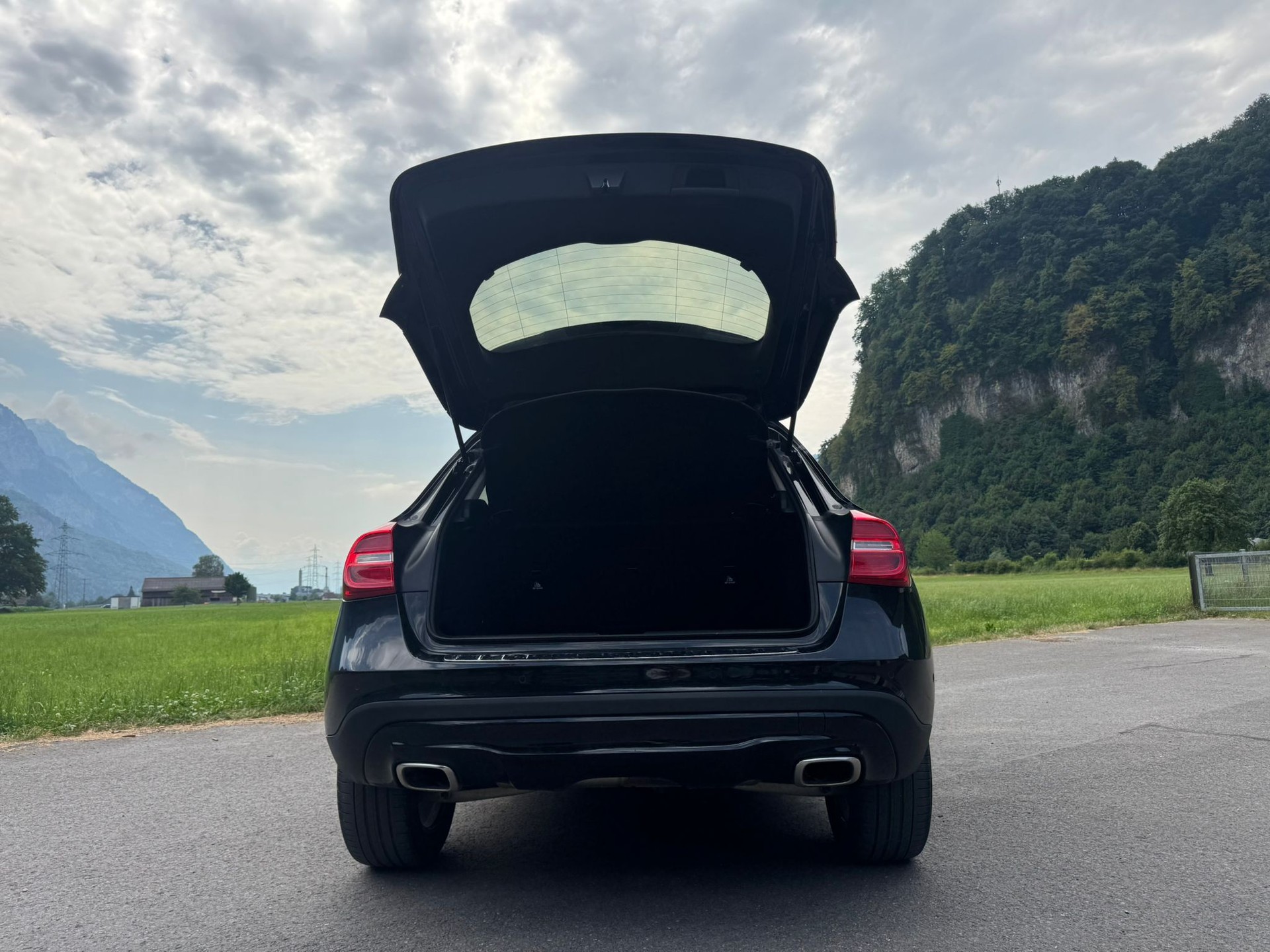 MERCEDES-BENZ GLA 200 CDI Swiss Star Edition Urban 4Matic 7G-DCT-image-10