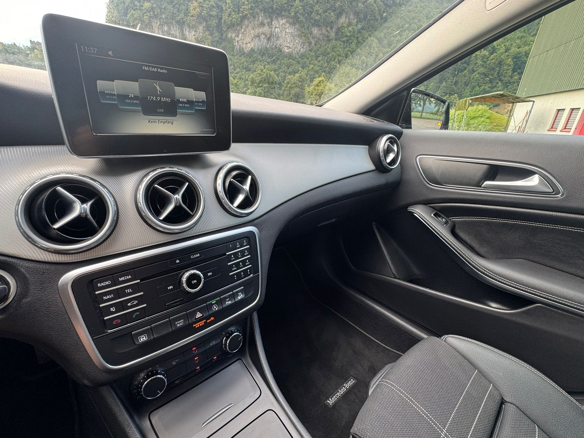 MERCEDES-BENZ GLA 200 CDI Swiss Star Edition Urban 4Matic 7G-DCT-image-18