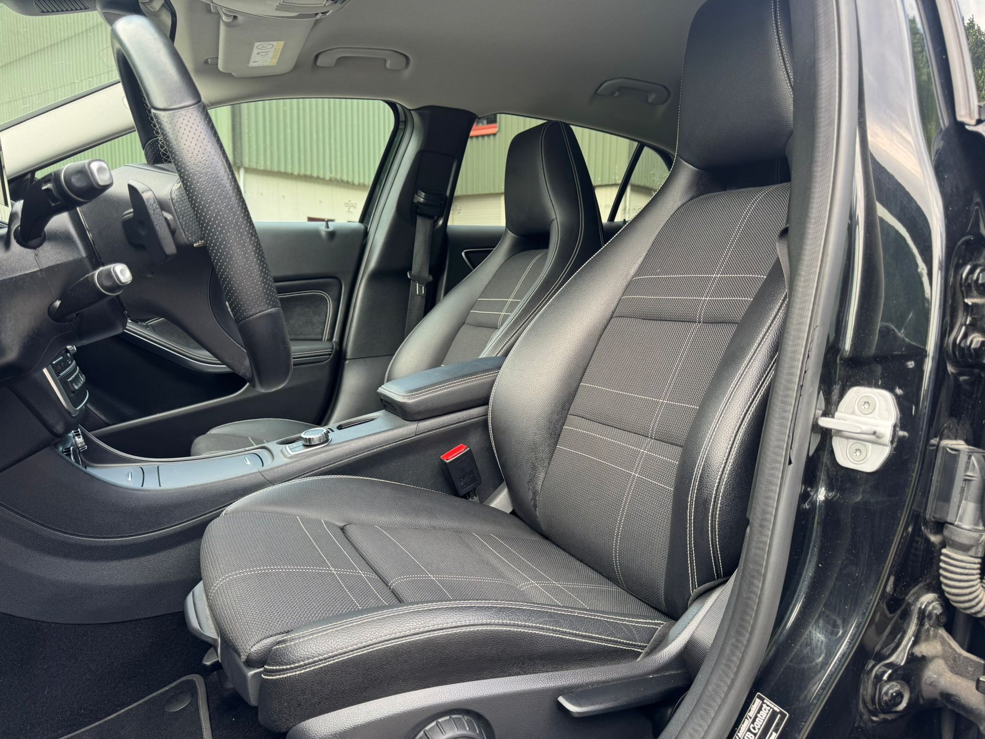 MERCEDES-BENZ GLA 200 CDI Swiss Star Edition Urban 4Matic 7G-DCT-image-17