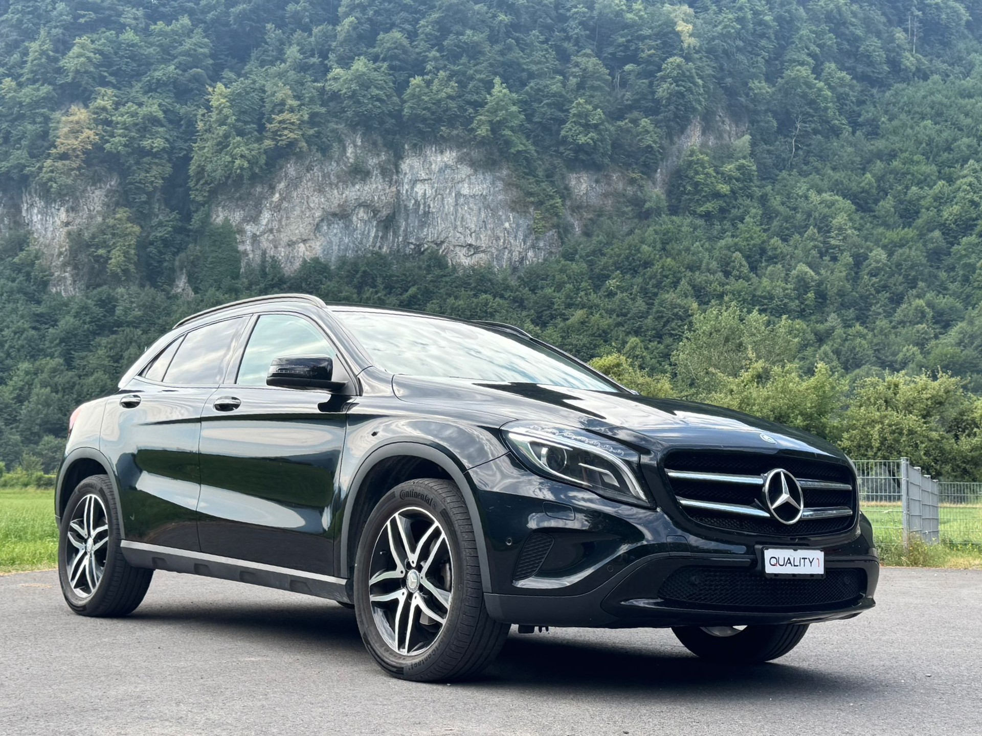 MERCEDES-BENZ GLA 200 CDI Swiss Star Edition Urban 4Matic 7G-DCT-image-3