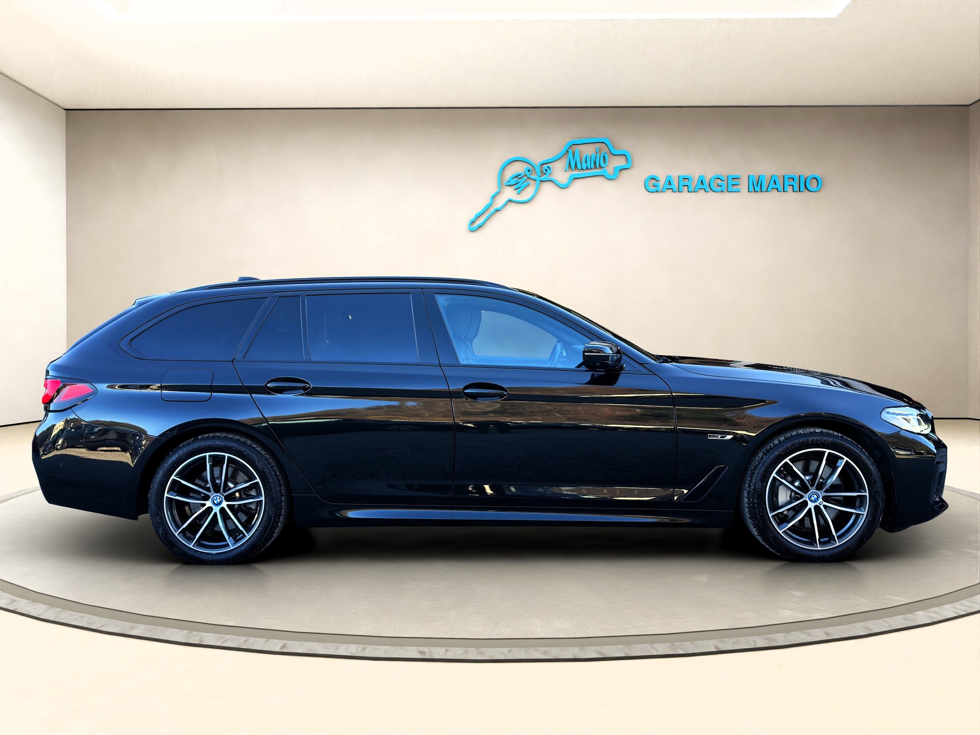 BMW 530e xDrive Touring Pure❗M Sport❗Steptronic✅CH-Fahrzeug & Werksgarantie und Gratis-Service✅-image-3