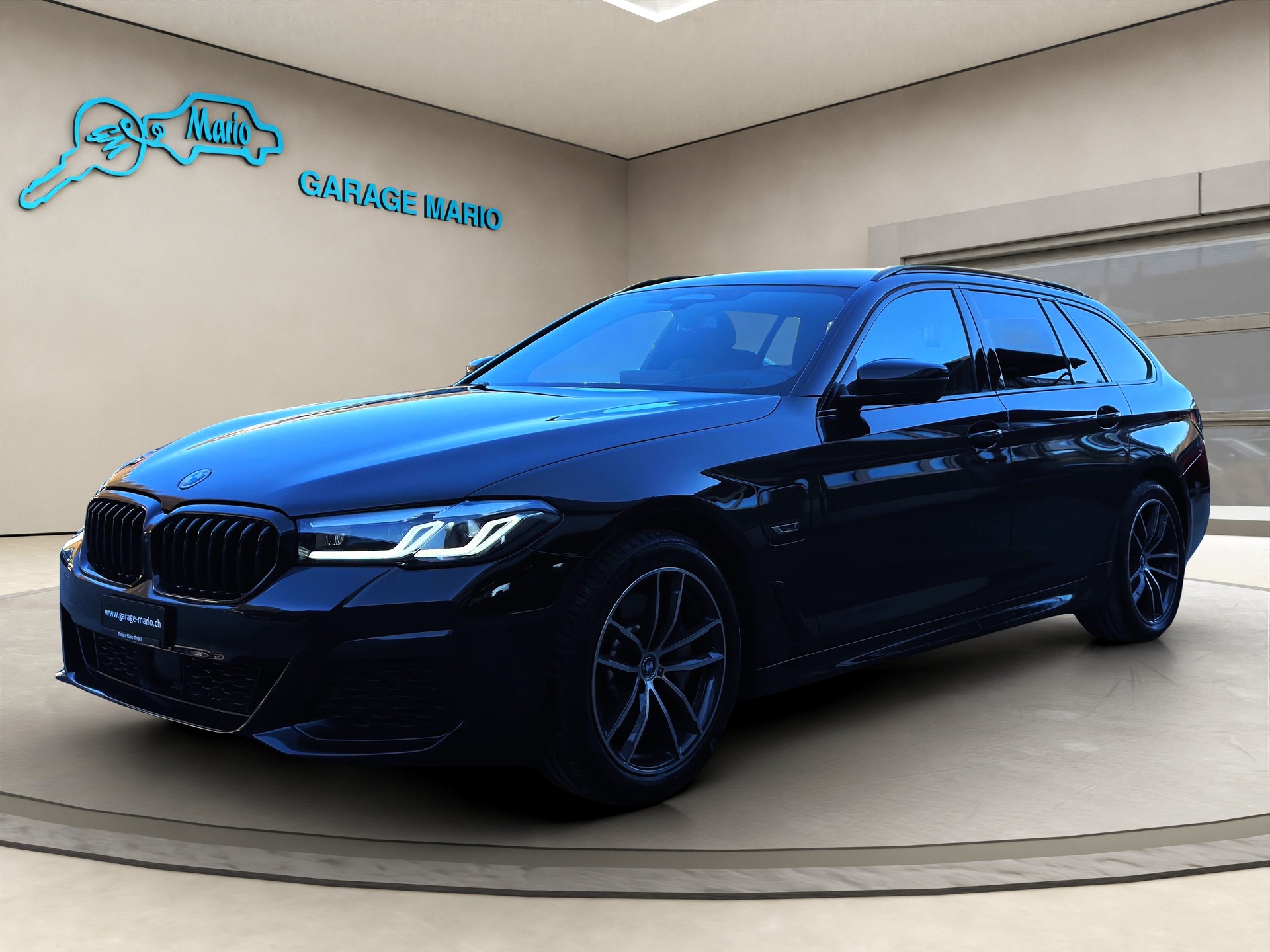BMW 530e xDrive Touring Pure❗M Sport❗Steptronic✅CH-Fahrzeug & Werksgarantie und Gratis-Service✅-image-2