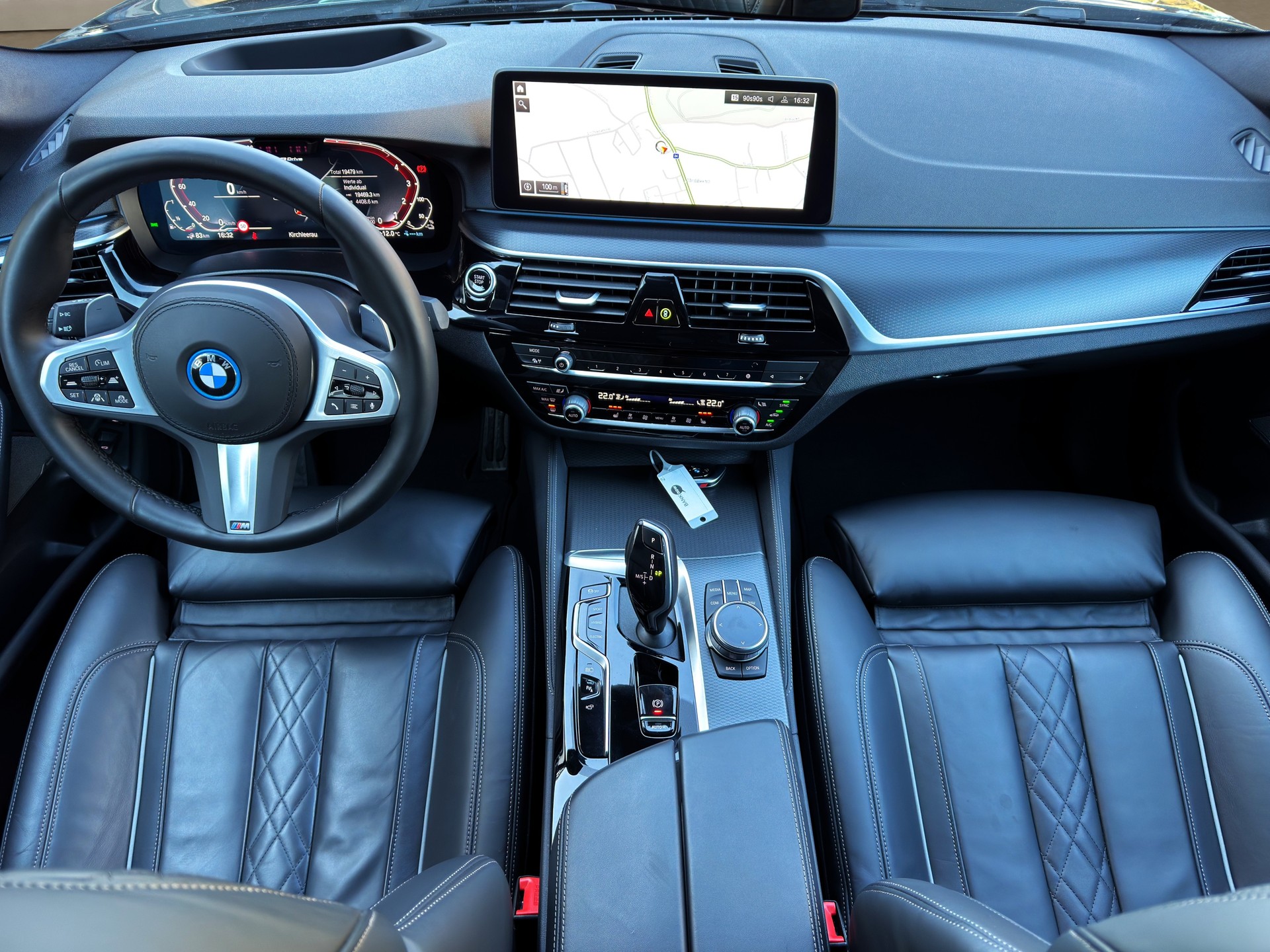 BMW 530e xDrive Touring Pure❗M Sport❗Steptronic✅CH-Fahrzeug & Werksgarantie und Gratis-Service✅-image-7
