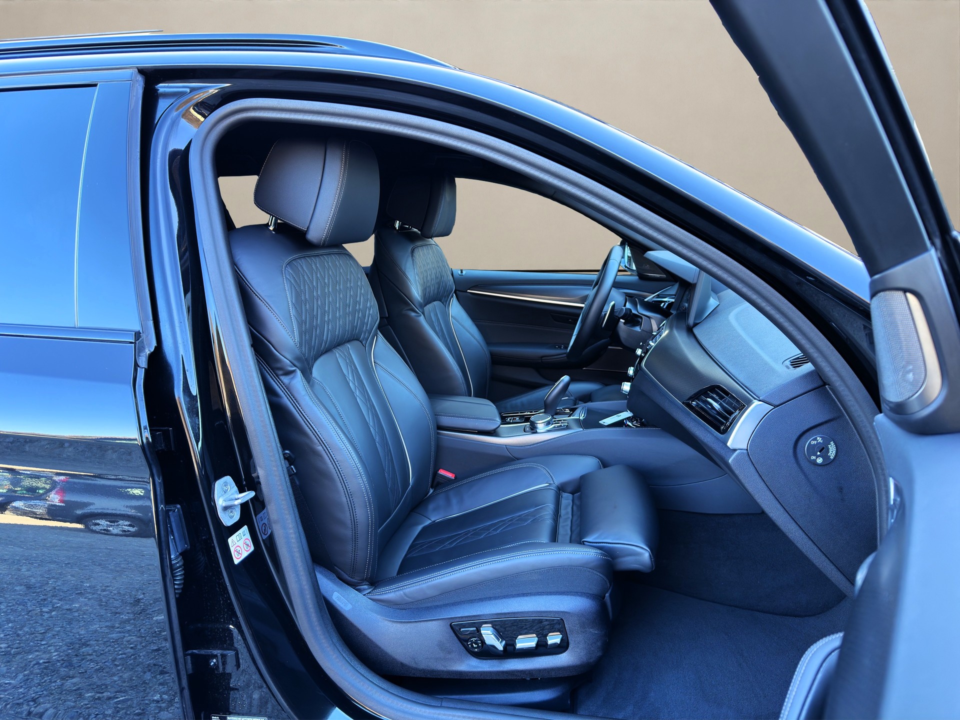 BMW 530e xDrive Touring Pure❗M Sport❗Steptronic✅CH-Fahrzeug & Werksgarantie und Gratis-Service✅-image-9