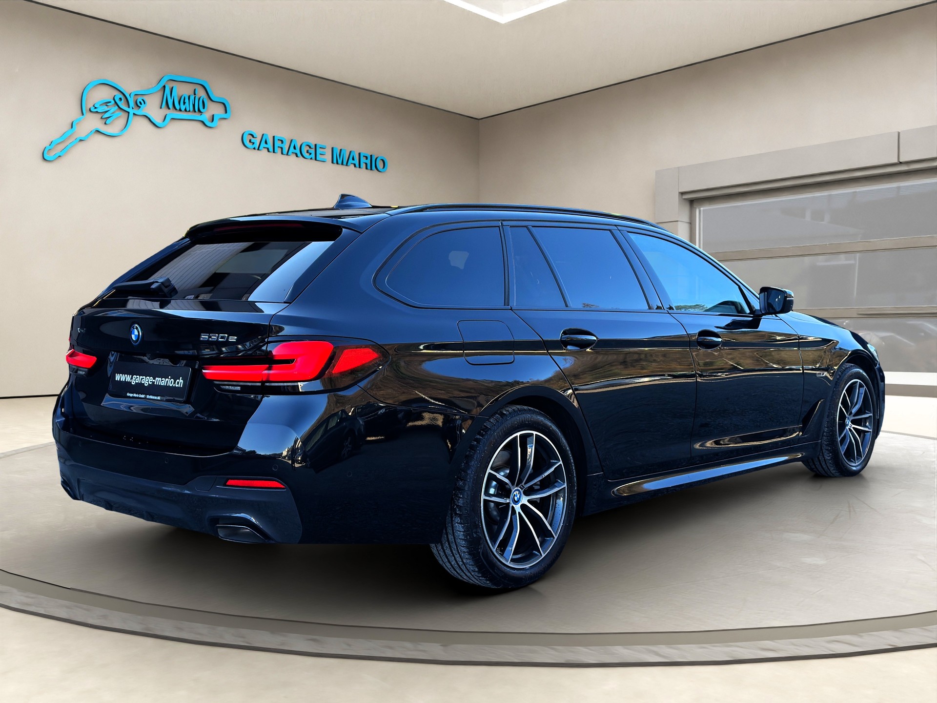 BMW 530e xDrive Touring Pure❗M Sport❗Steptronic✅CH-Fahrzeug & Werksgarantie und Gratis-Service✅-image-4