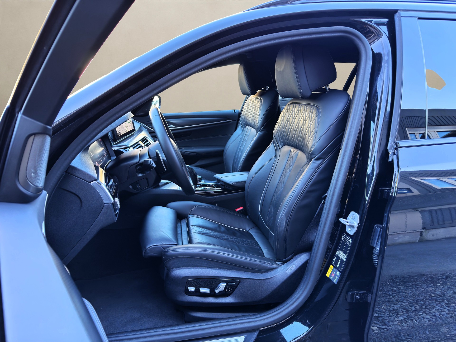BMW 530e xDrive Touring Pure❗M Sport❗Steptronic✅CH-Fahrzeug & Werksgarantie und Gratis-Service✅-image-8