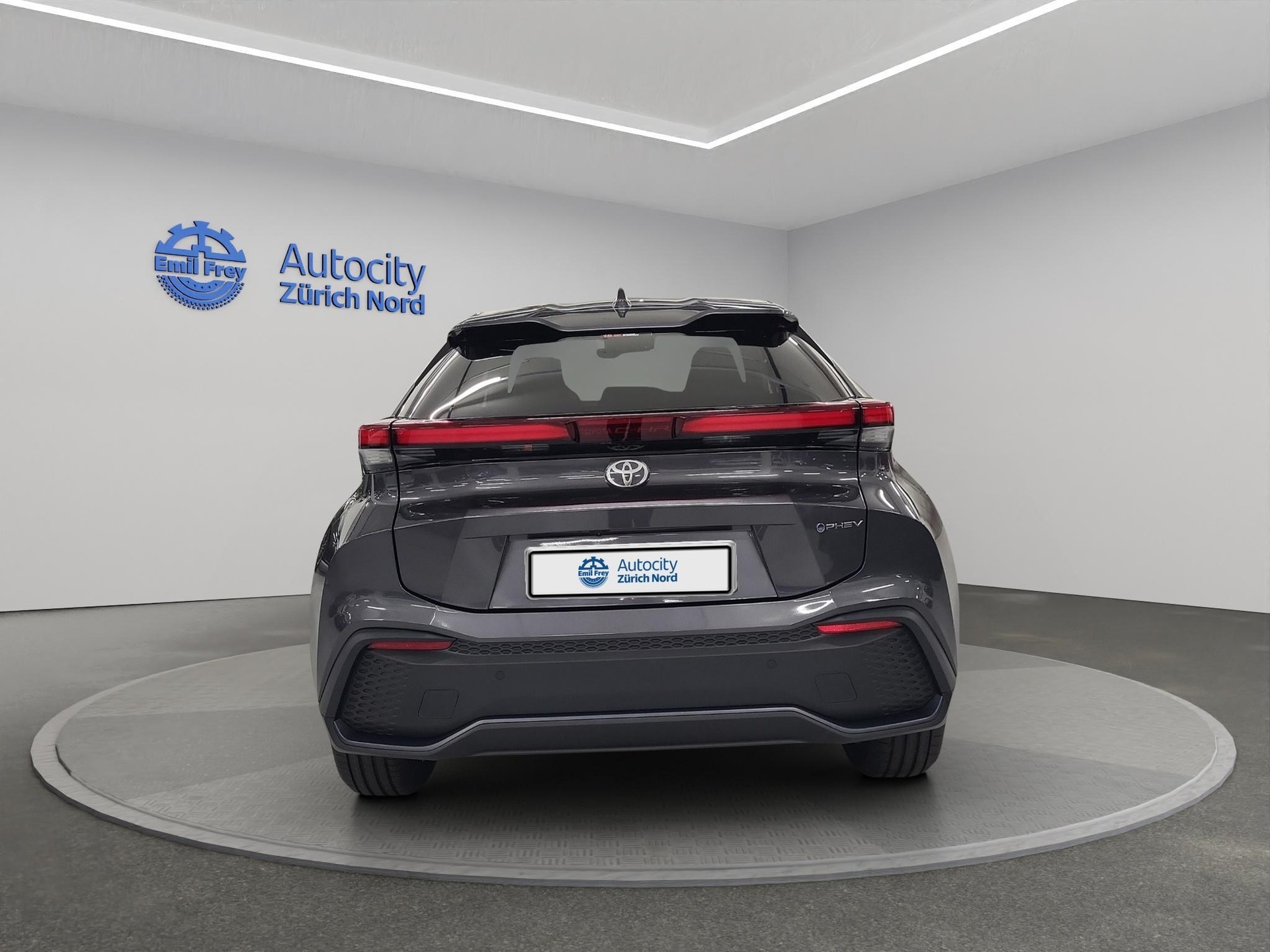 TOYOTA C-HR 2.0 PHEV Swiss Edition-image-2