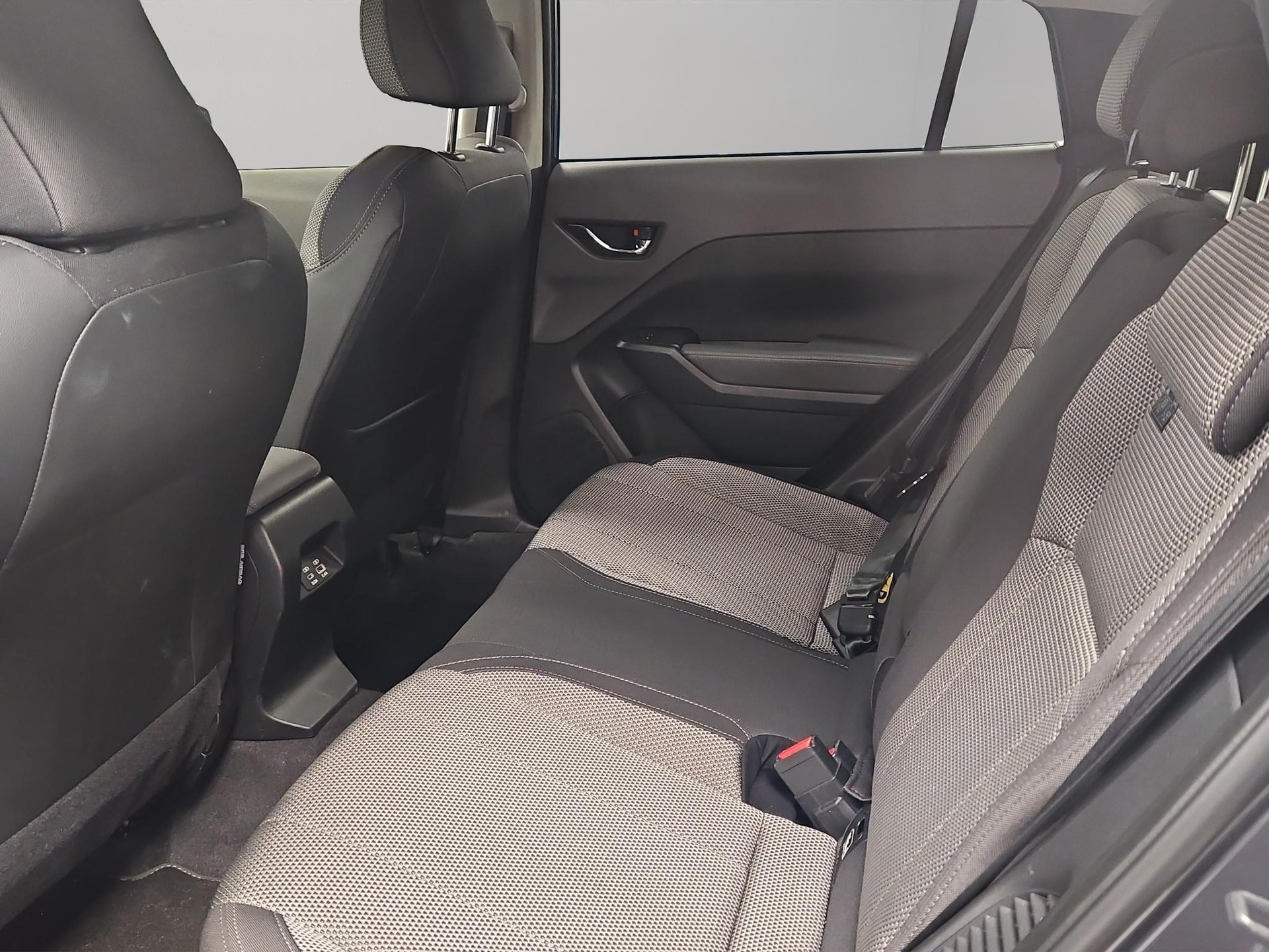 SUBARU Crosstrek 2.0i e-Boxer Swiss Plus-image-6
