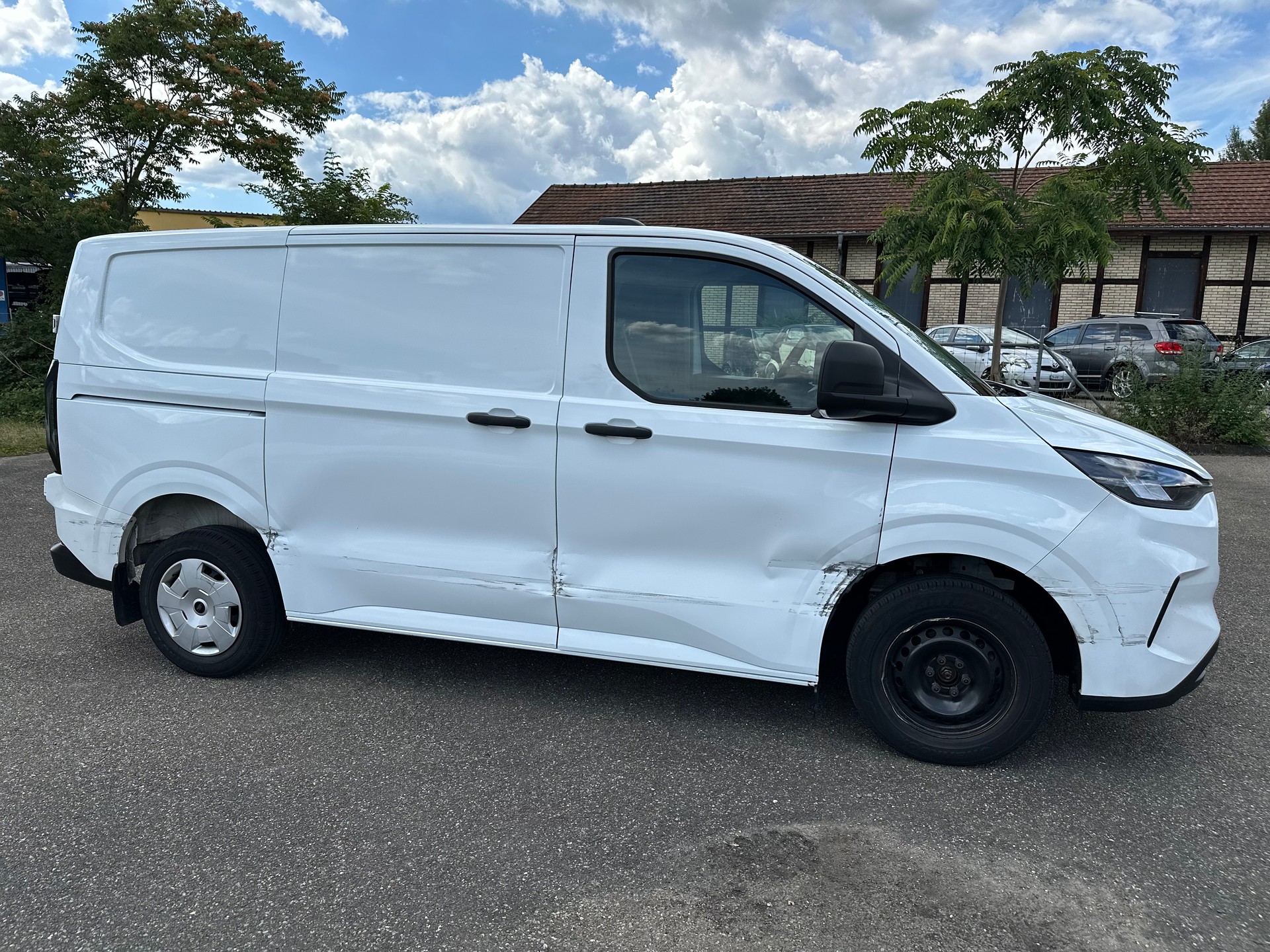 FORD Transit Custom Van 320 L1H1 Trend Automat 4x4-image-3