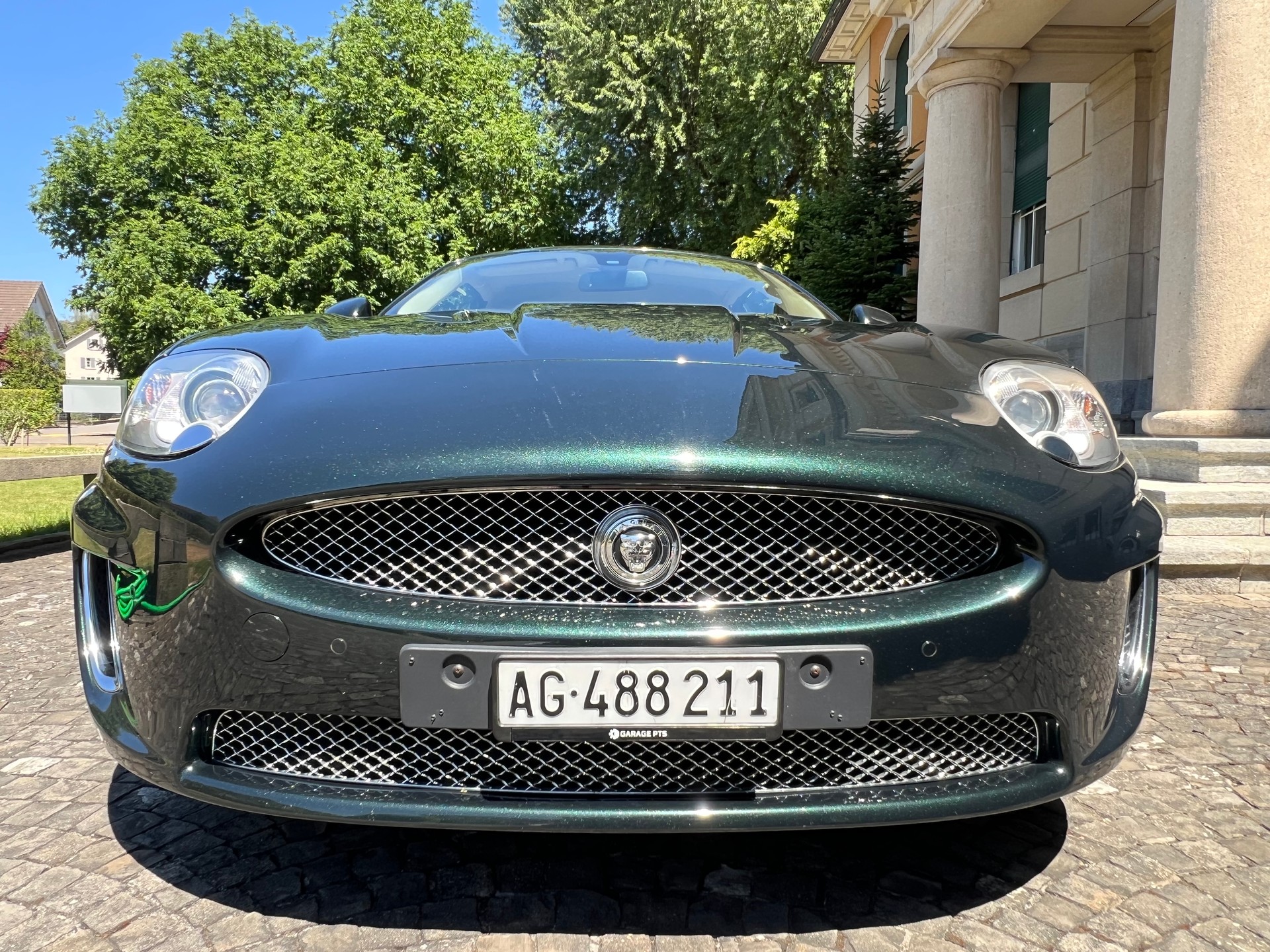 JAGUAR XKR-image-2