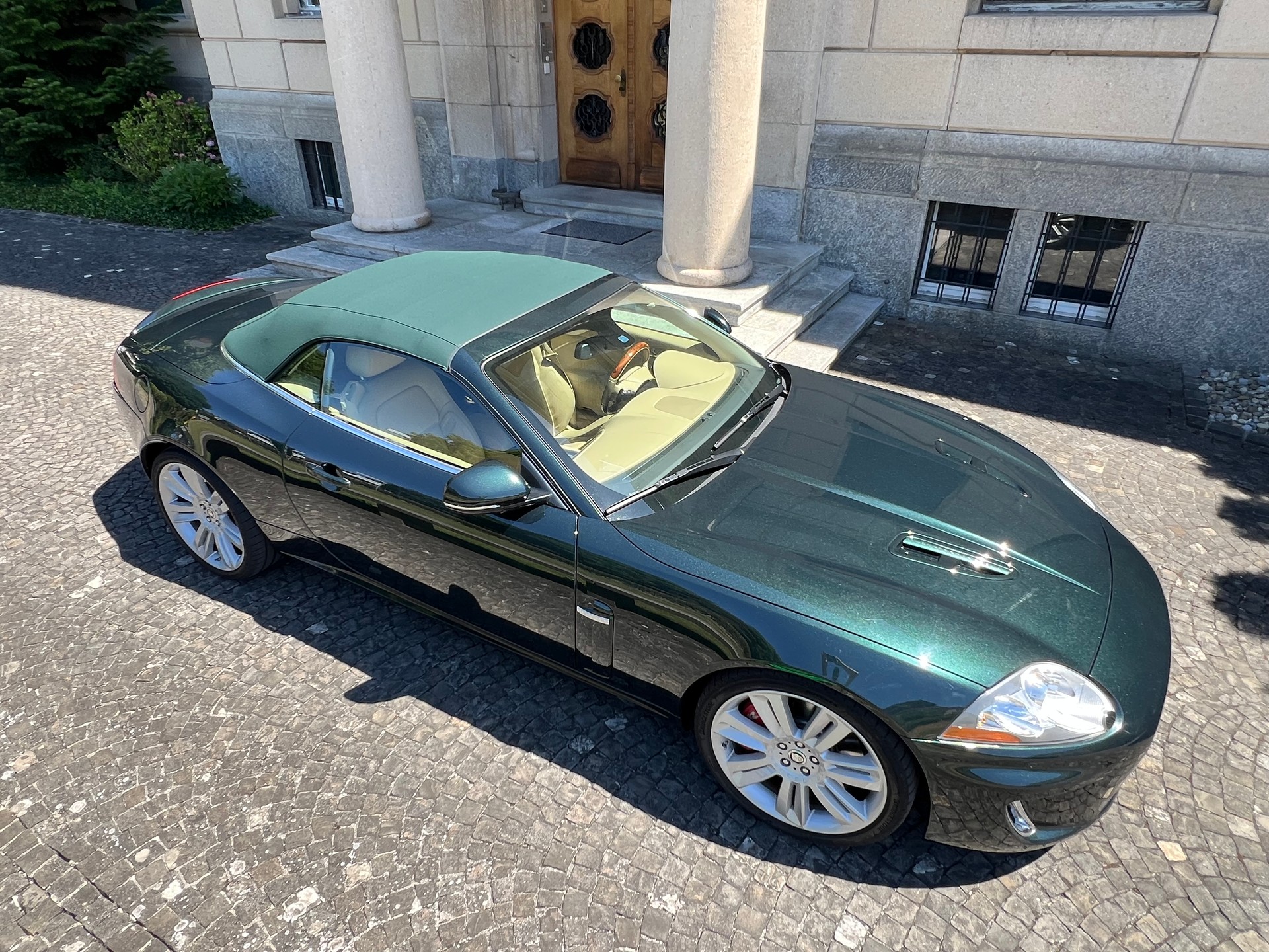 JAGUAR XKR-image-4
