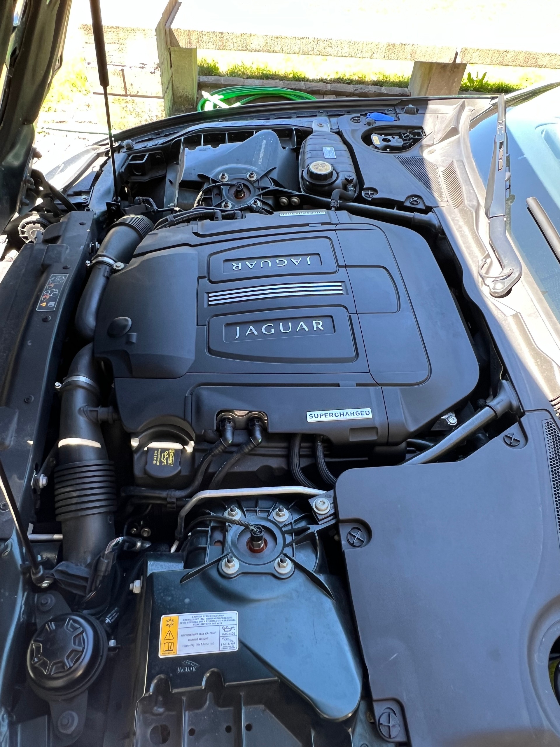JAGUAR XKR-image-14