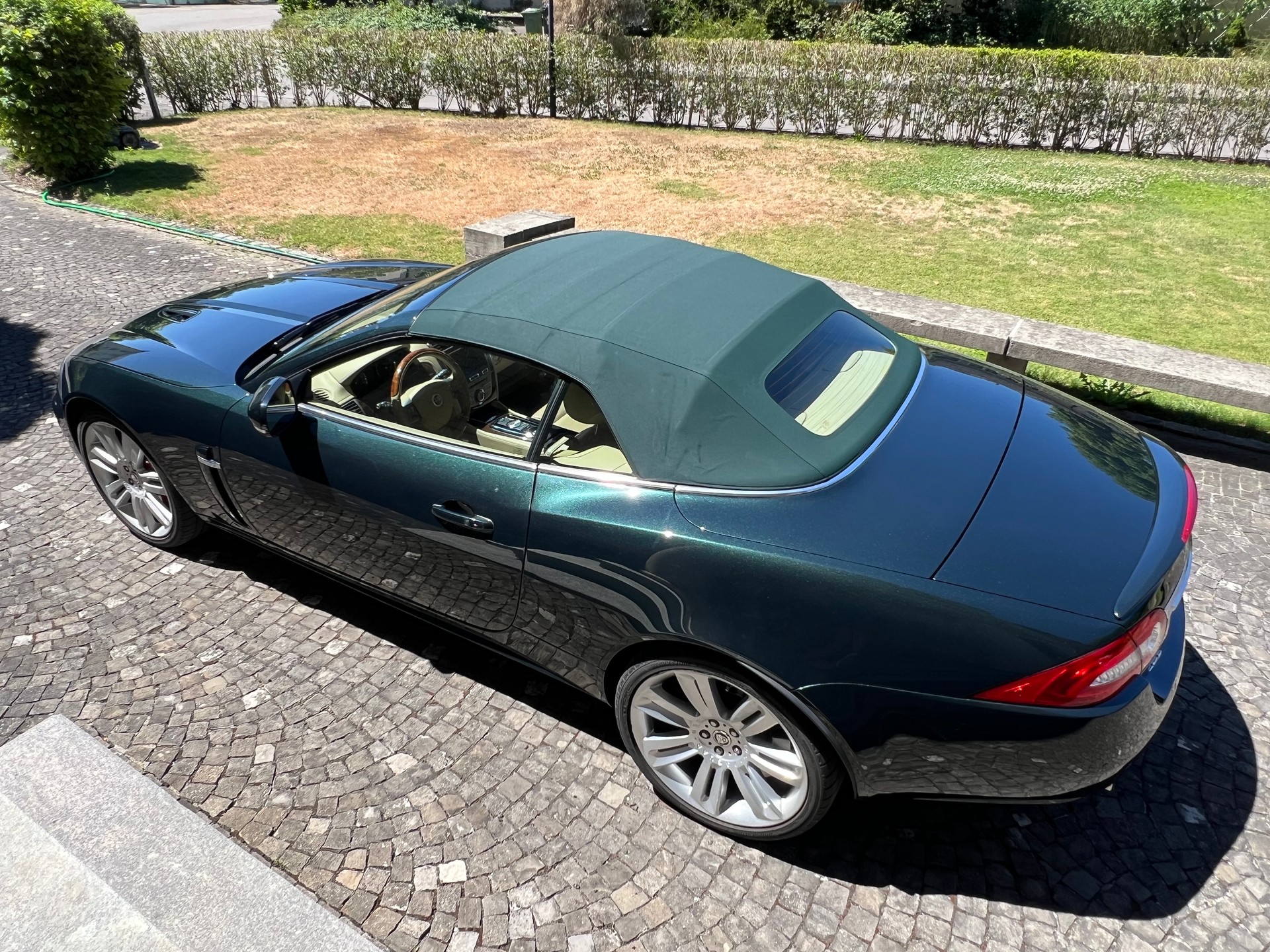 JAGUAR XKR-image-5