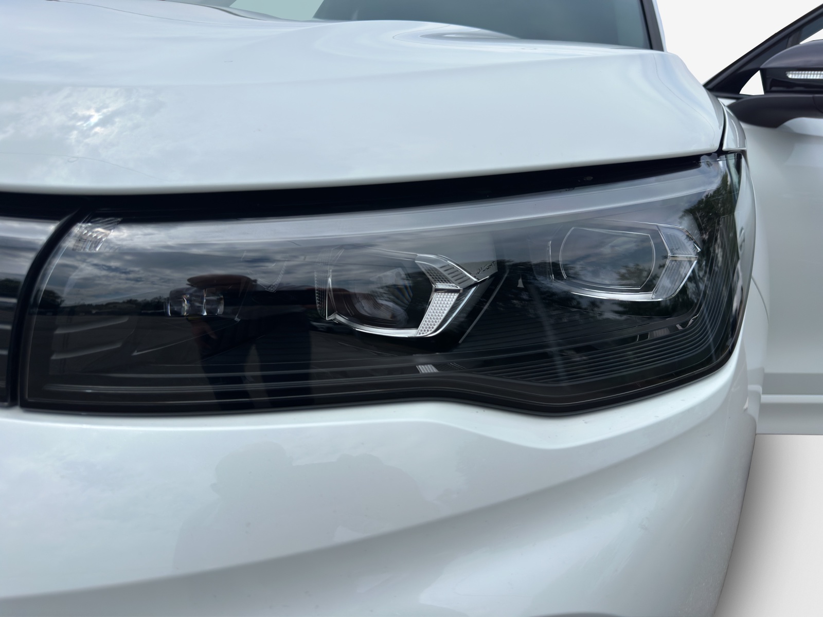 VW Tiguan 2.0 TSI DSG R-Line 4Motion-image-14