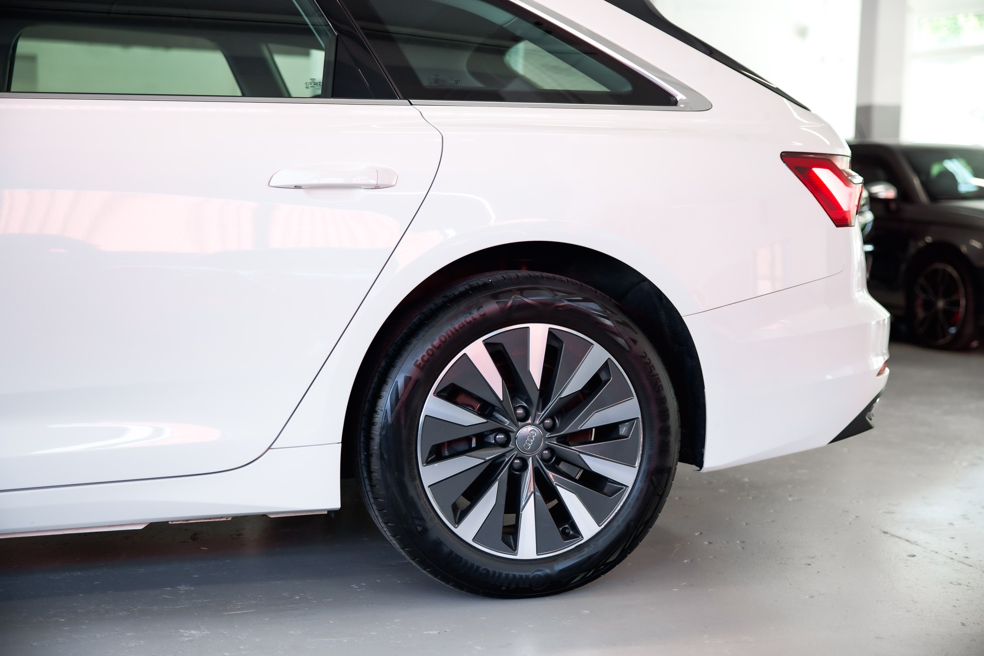 AUDI A6 Avant 45 TFSI quattro S-Tronic-image-15