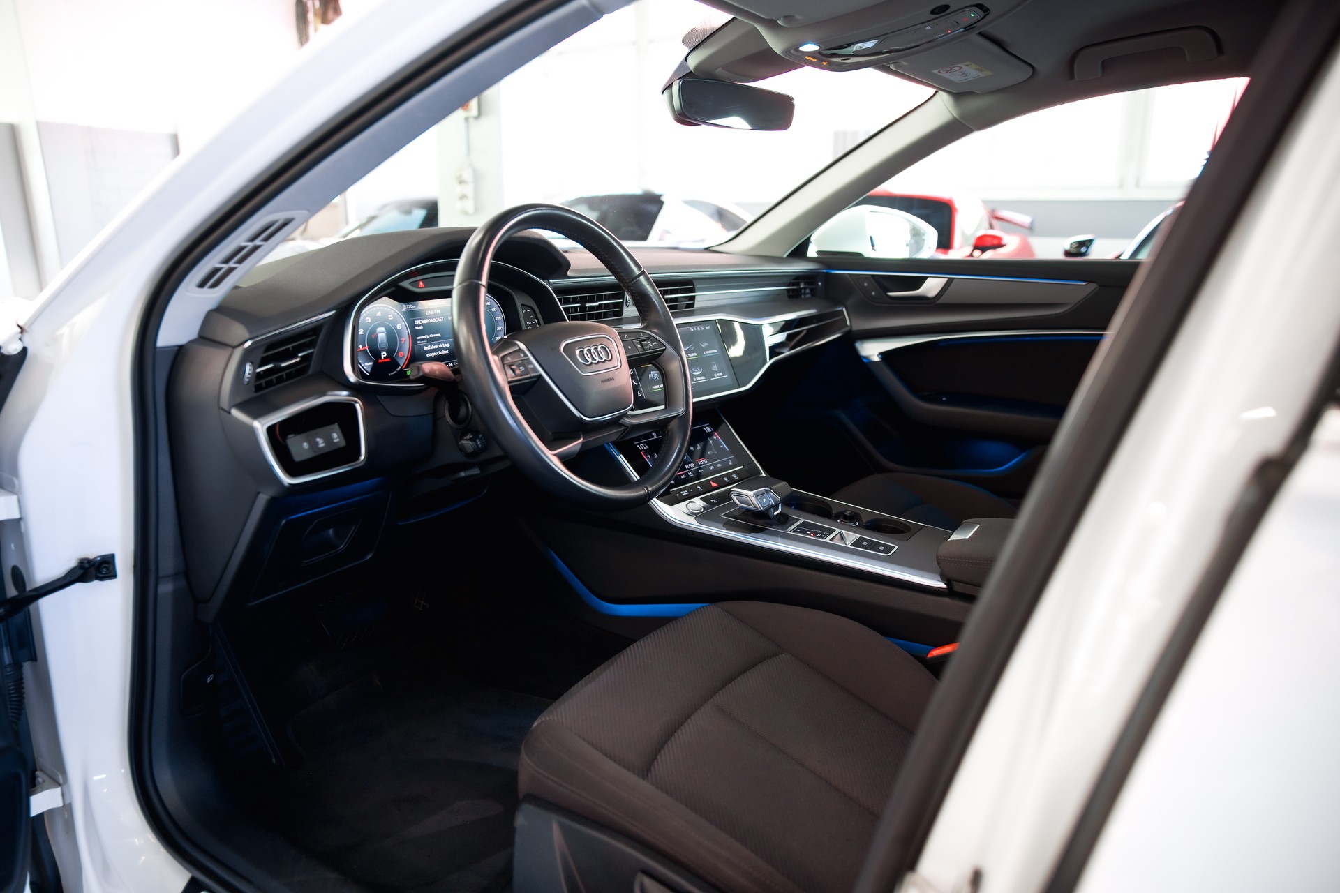 AUDI A6 Avant 45 TFSI quattro S-Tronic-image-17