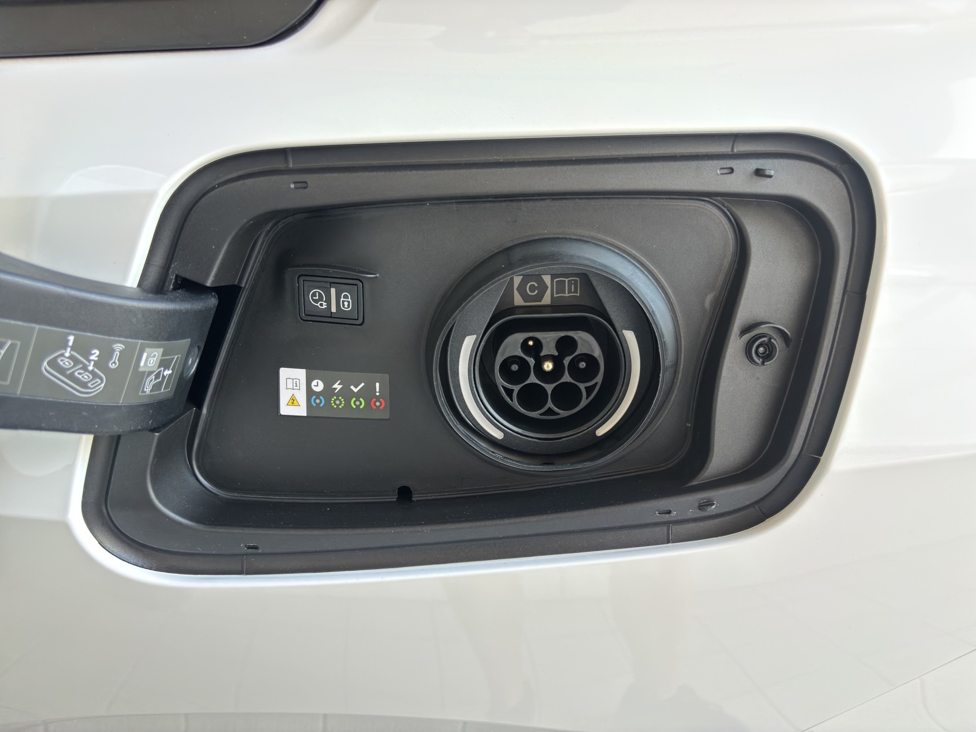 OPEL Astra 1.6 PHEV Turbo Swiss Plus A-image-24