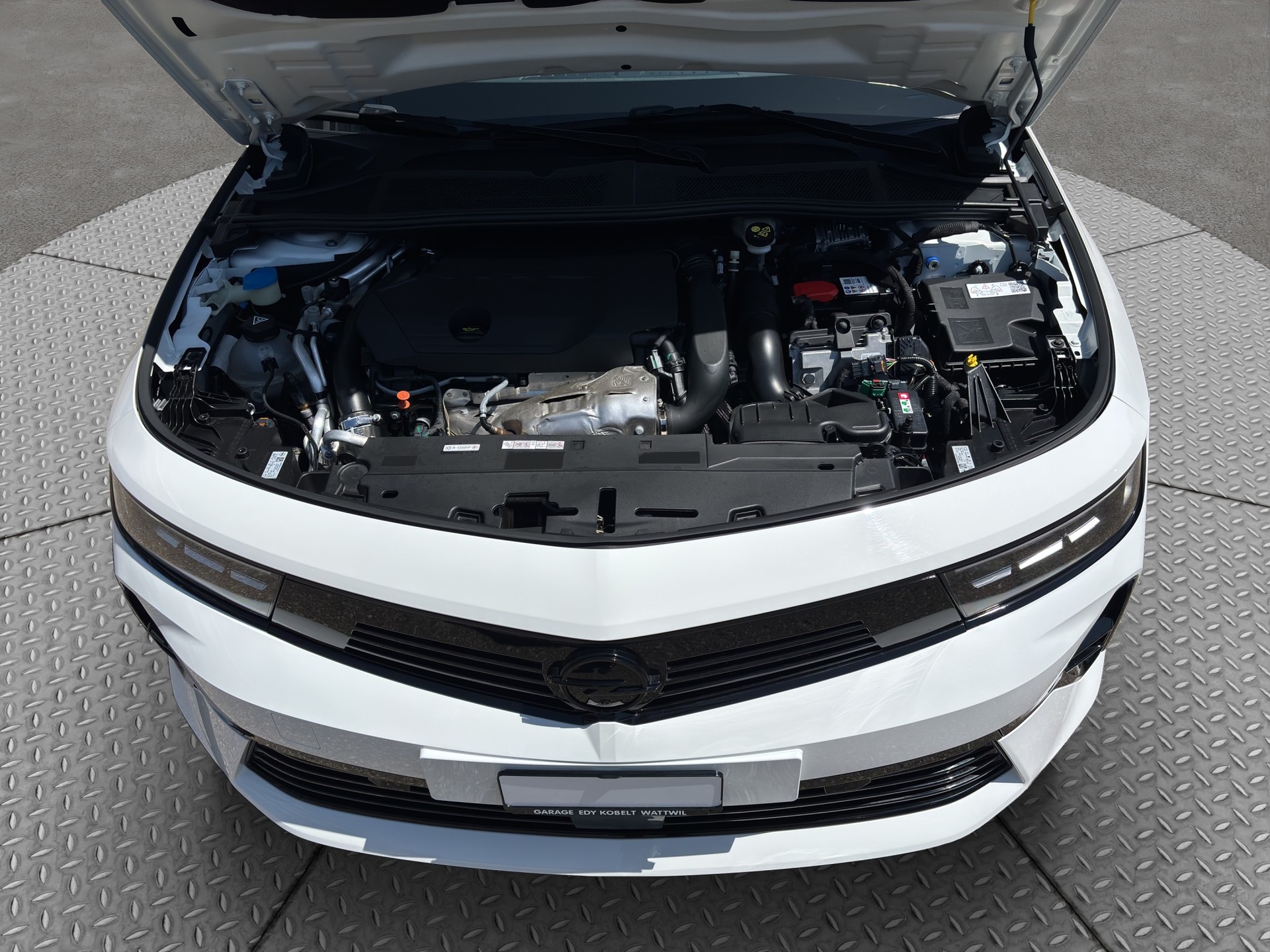 OPEL Astra 1.6 PHEV Turbo Swiss Plus A-image-22