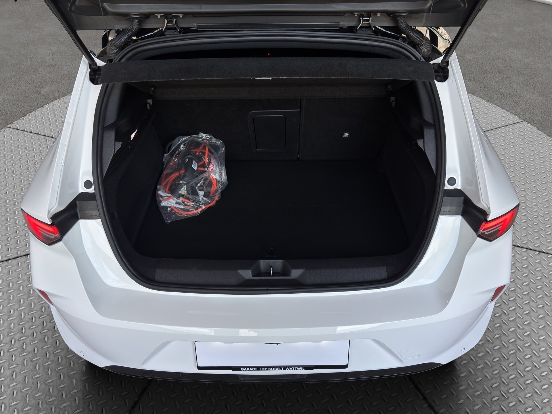 OPEL Astra 1.6 PHEV Turbo Swiss Plus A-image-17