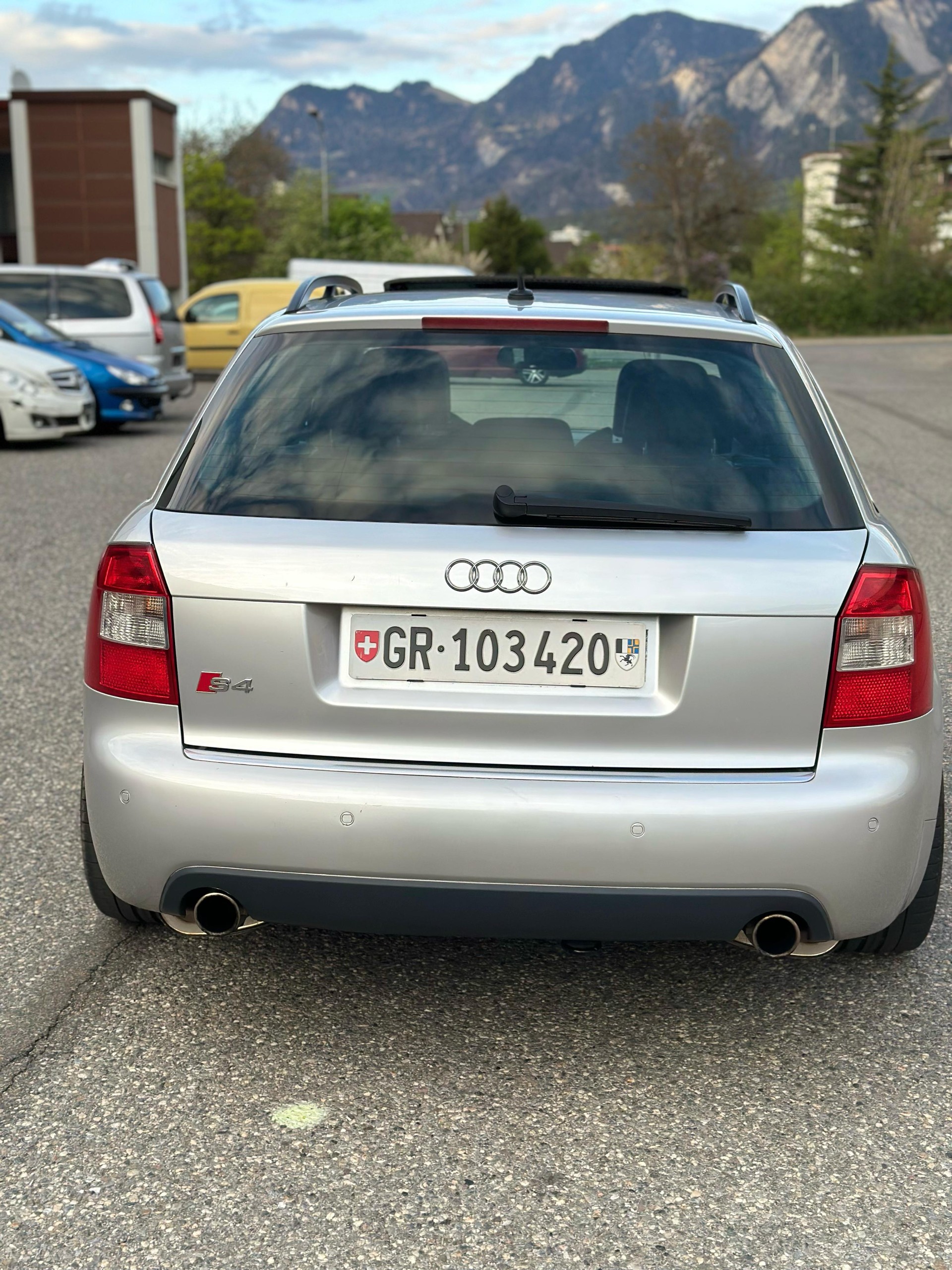AUDI 4.2 V8 quattro-image-4