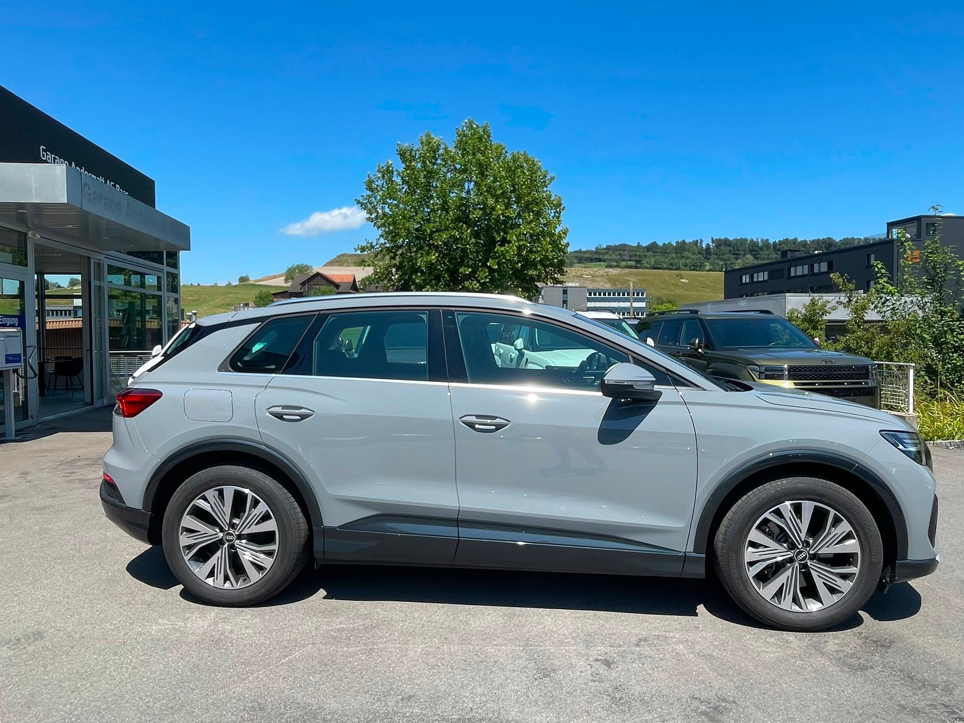 AUDI Q4 e-tron 50 quattro-image-3