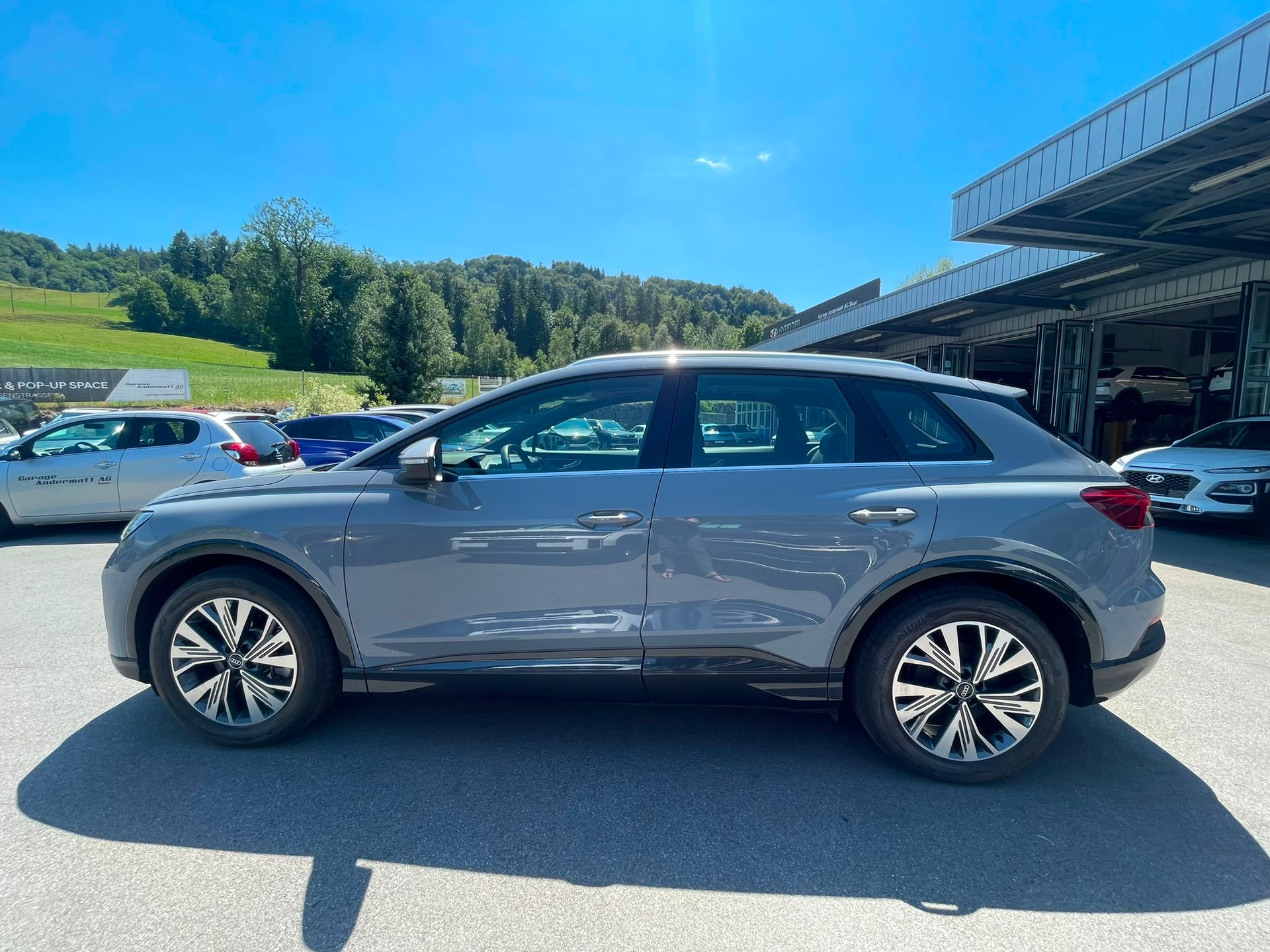 AUDI Q4 e-tron 50 quattro-image-2