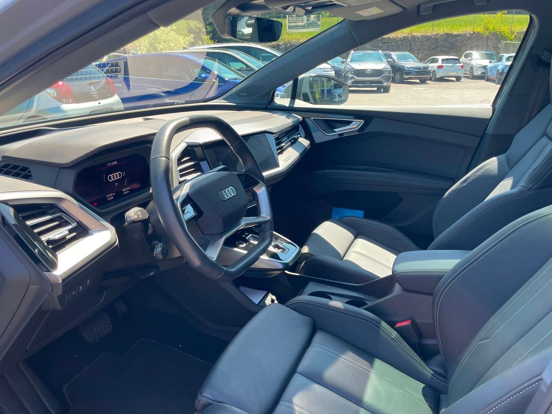 AUDI Q4 e-tron 50 quattro-image-8
