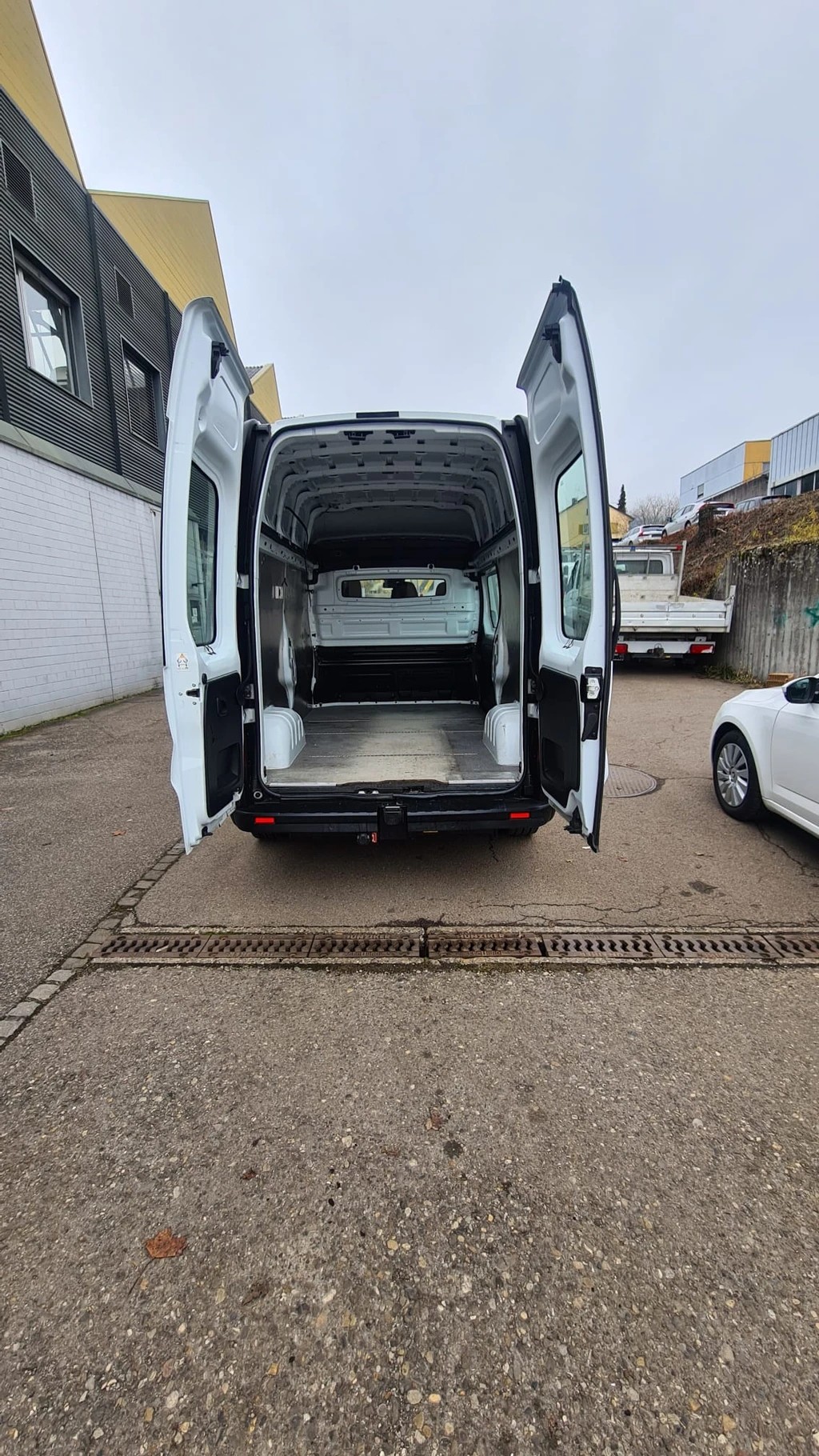 RENAULT Trafic 2.0 Blue dCi 150 Advance L2H2 EN ** AKupplung ** Parkhilfe v+h ** Gr-Navi ** RF-Kamera **-image-7