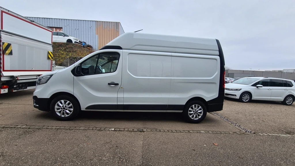 RENAULT Trafic 2.0 Blue dCi 150 Advance L2H2 EN ** AKupplung ** Parkhilfe v+h ** Gr-Navi ** RF-Kamera **-showroom-element-3