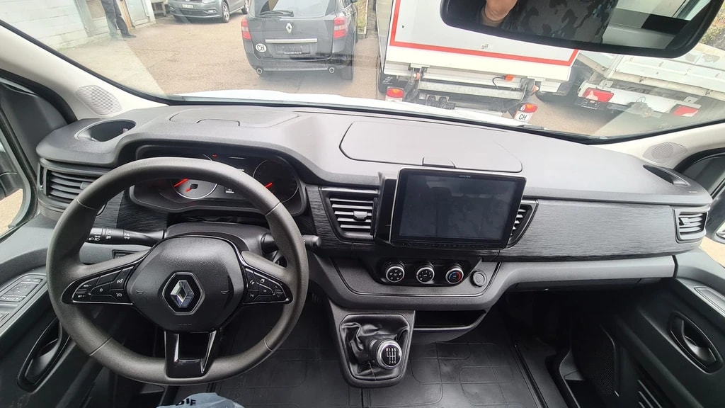 RENAULT Trafic 2.0 Blue dCi 150 Advance L2H2 EN ** AKupplung ** Parkhilfe v+h ** Gr-Navi ** RF-Kamera **-image-12