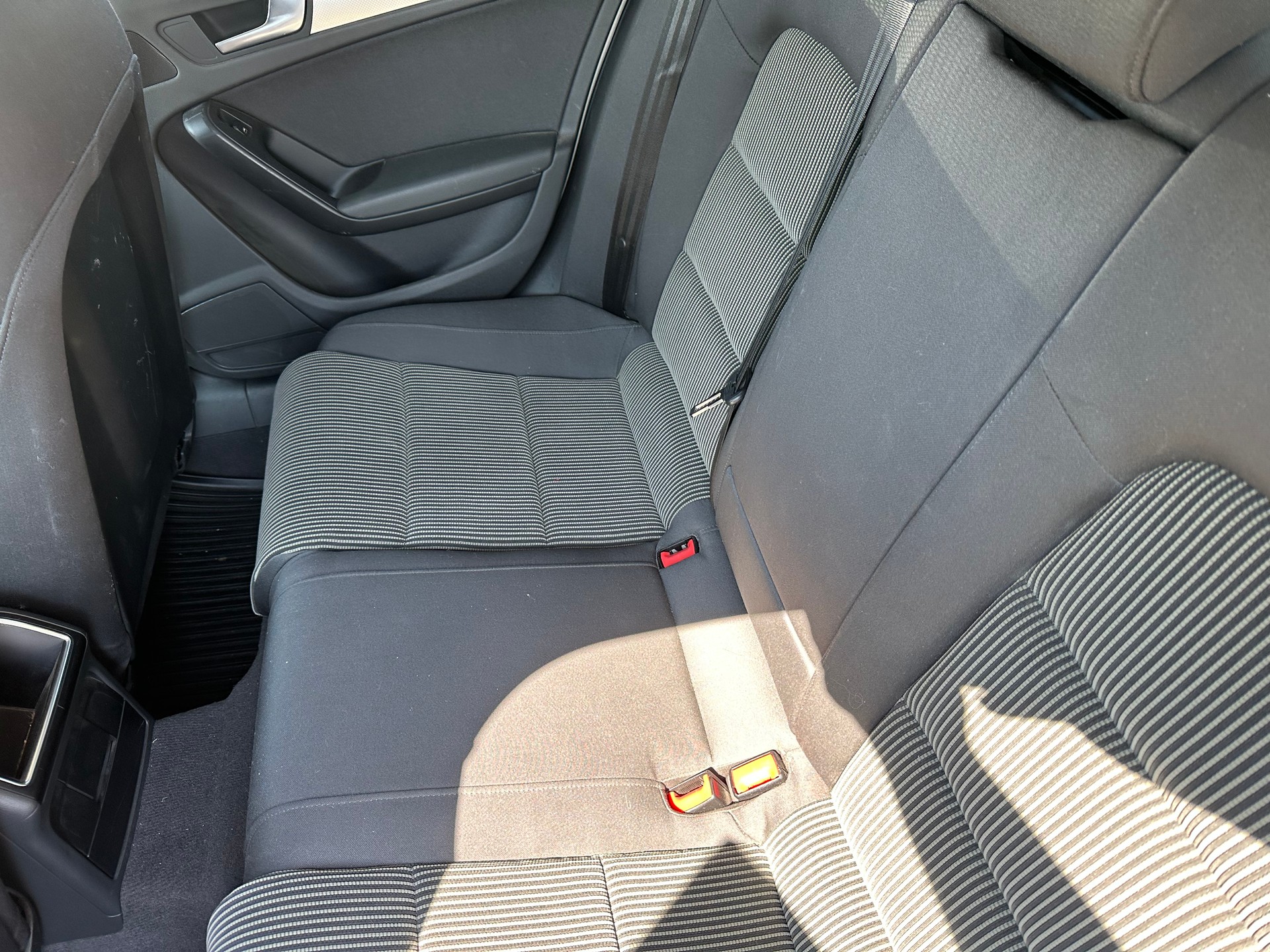 AUDI A4 Limousine 3.0 TDI quattro-image-3